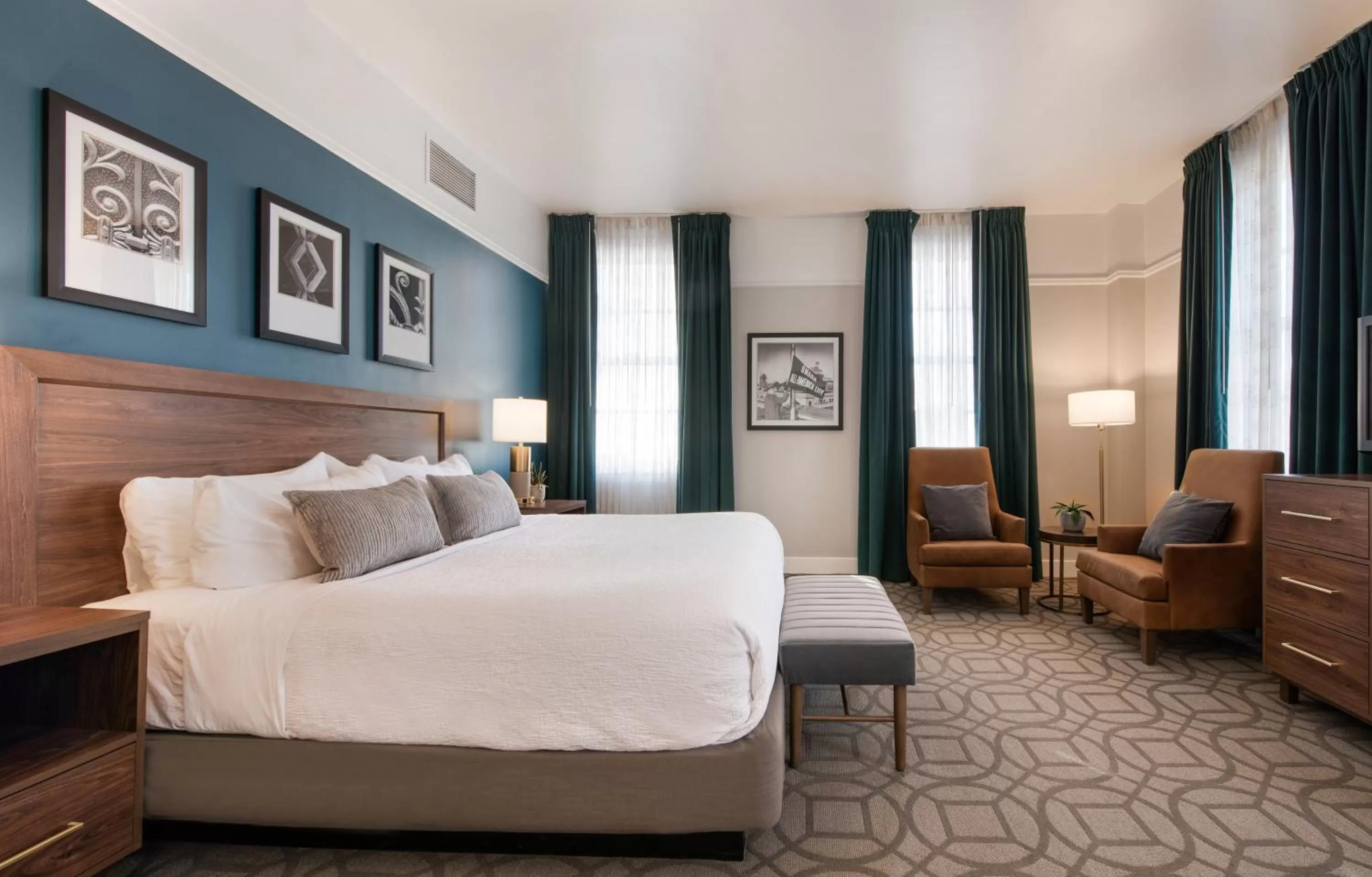 Executive King Corner Studio in Magnolia Hotel Omaha