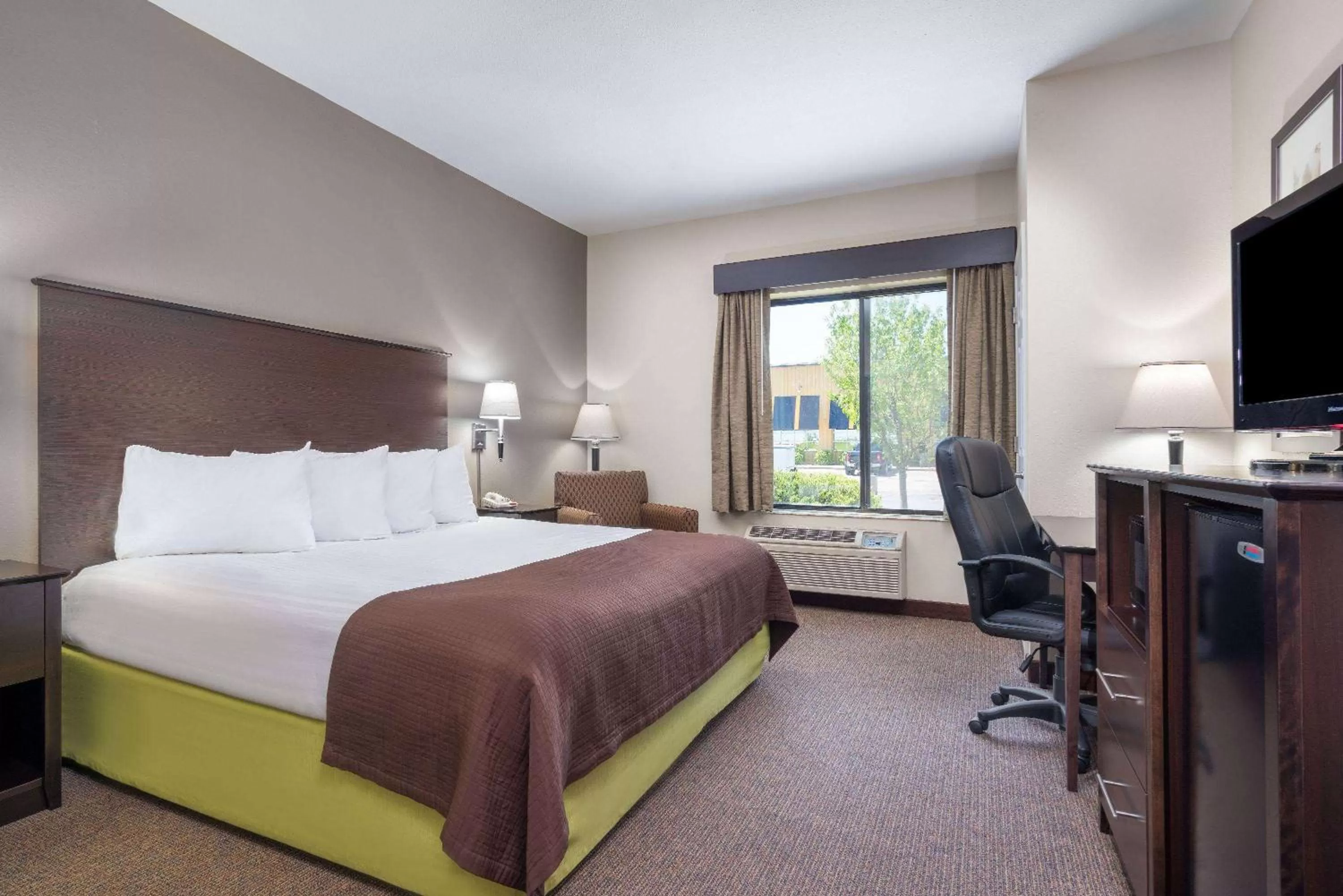 King Room - Non-Smoking in AmericInn by Wyndham Rochester