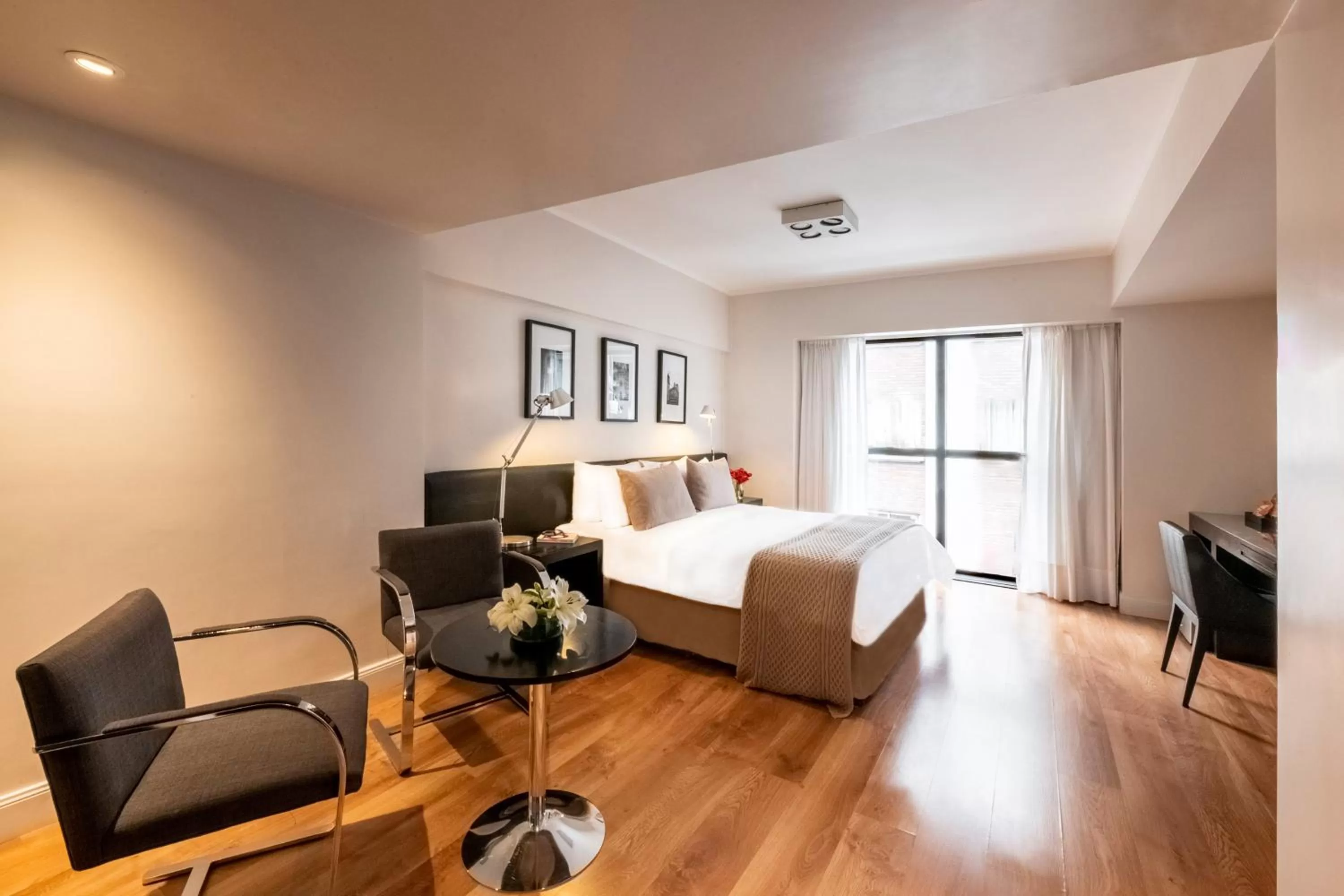 Superior Double Room in Principado Downtown