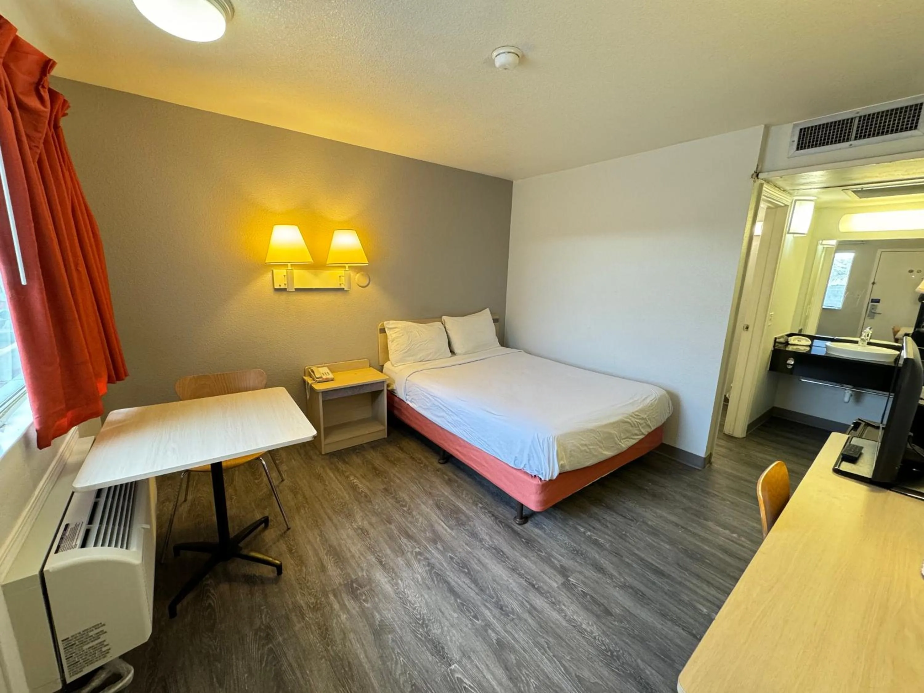 Queen Room in Motel 6-Casper, WY