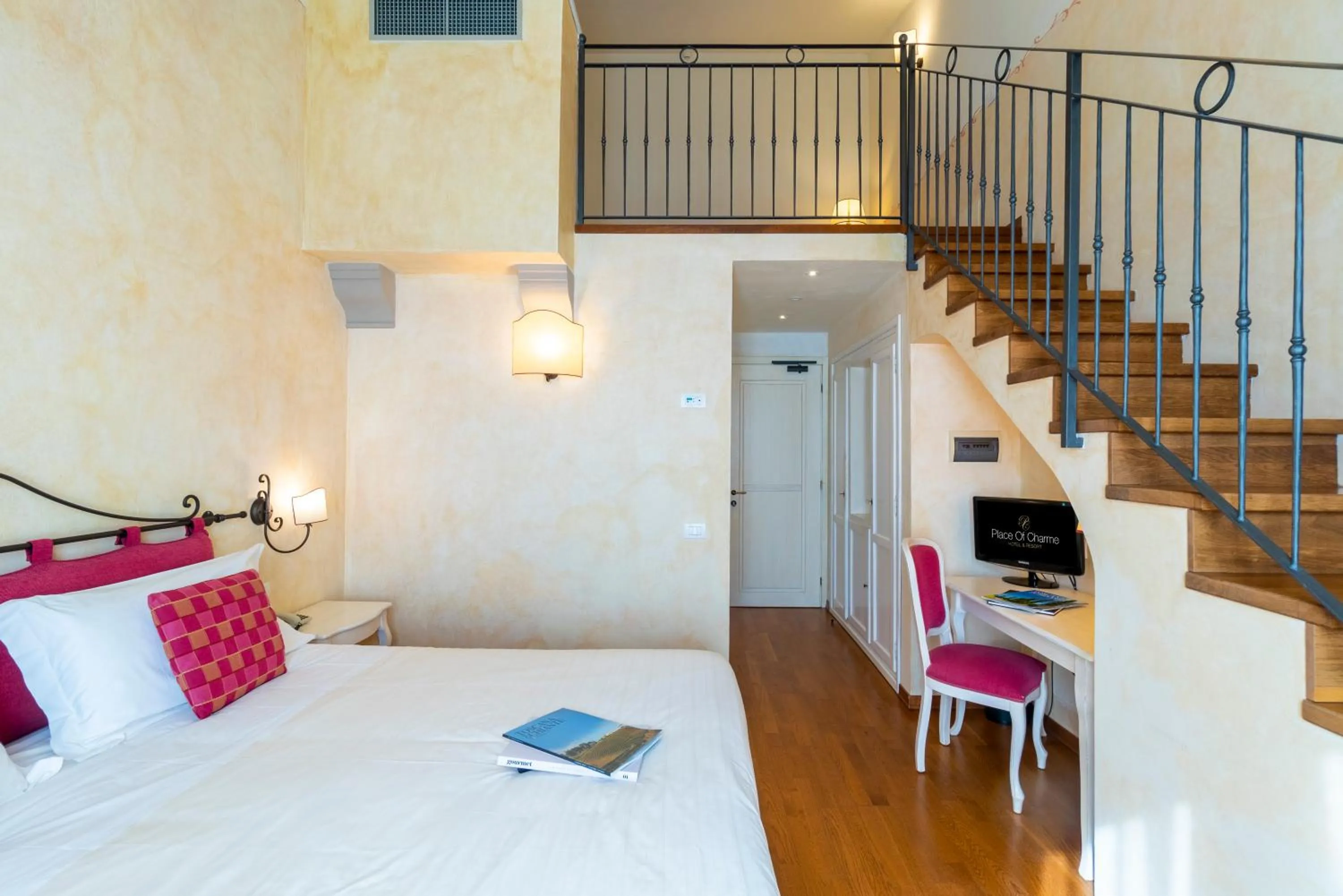 Superior Double Room in Hotel Borgo Di Cortefreda