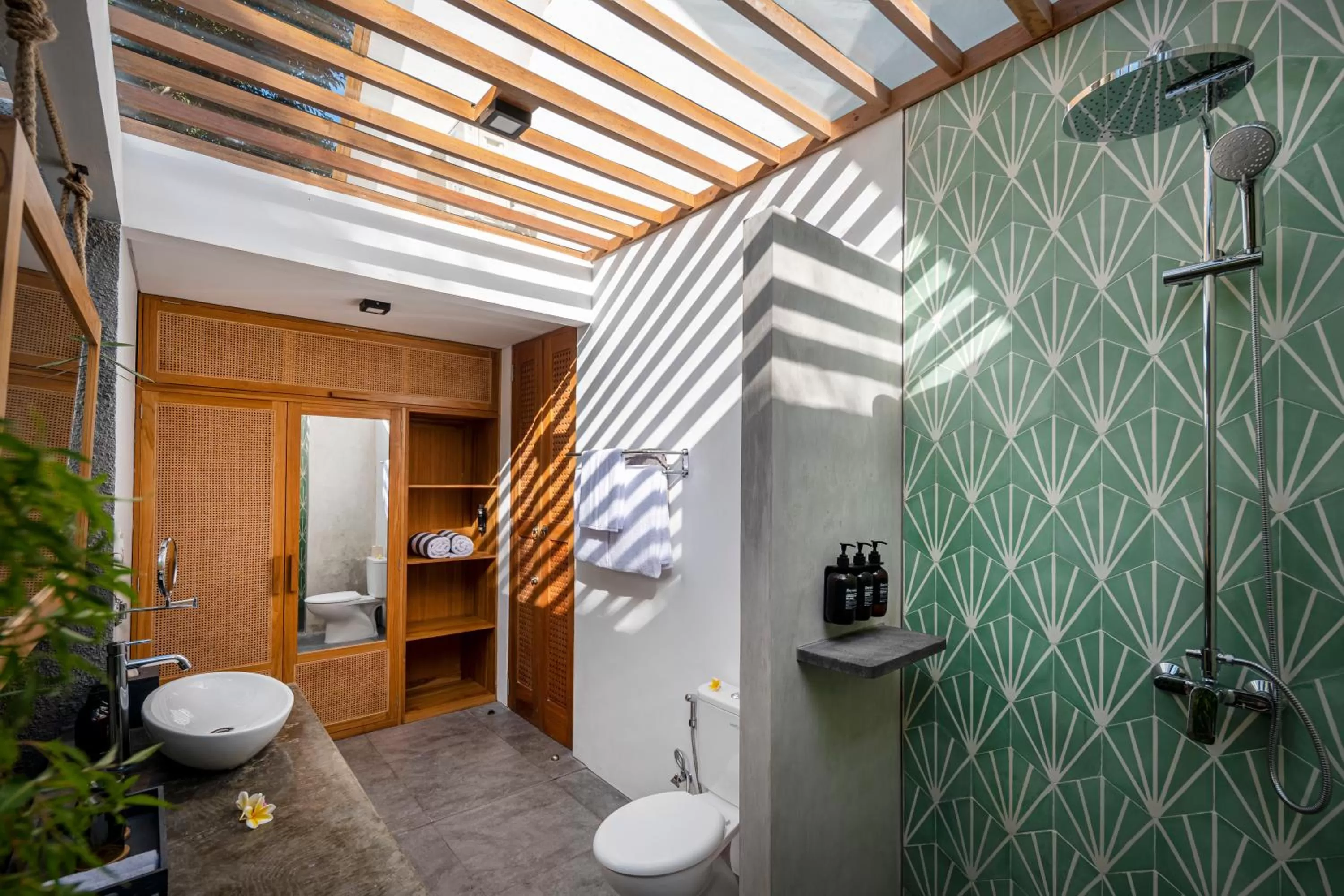 Twin Room with Mountain View in Deep Roots Dive & Yoga Resort