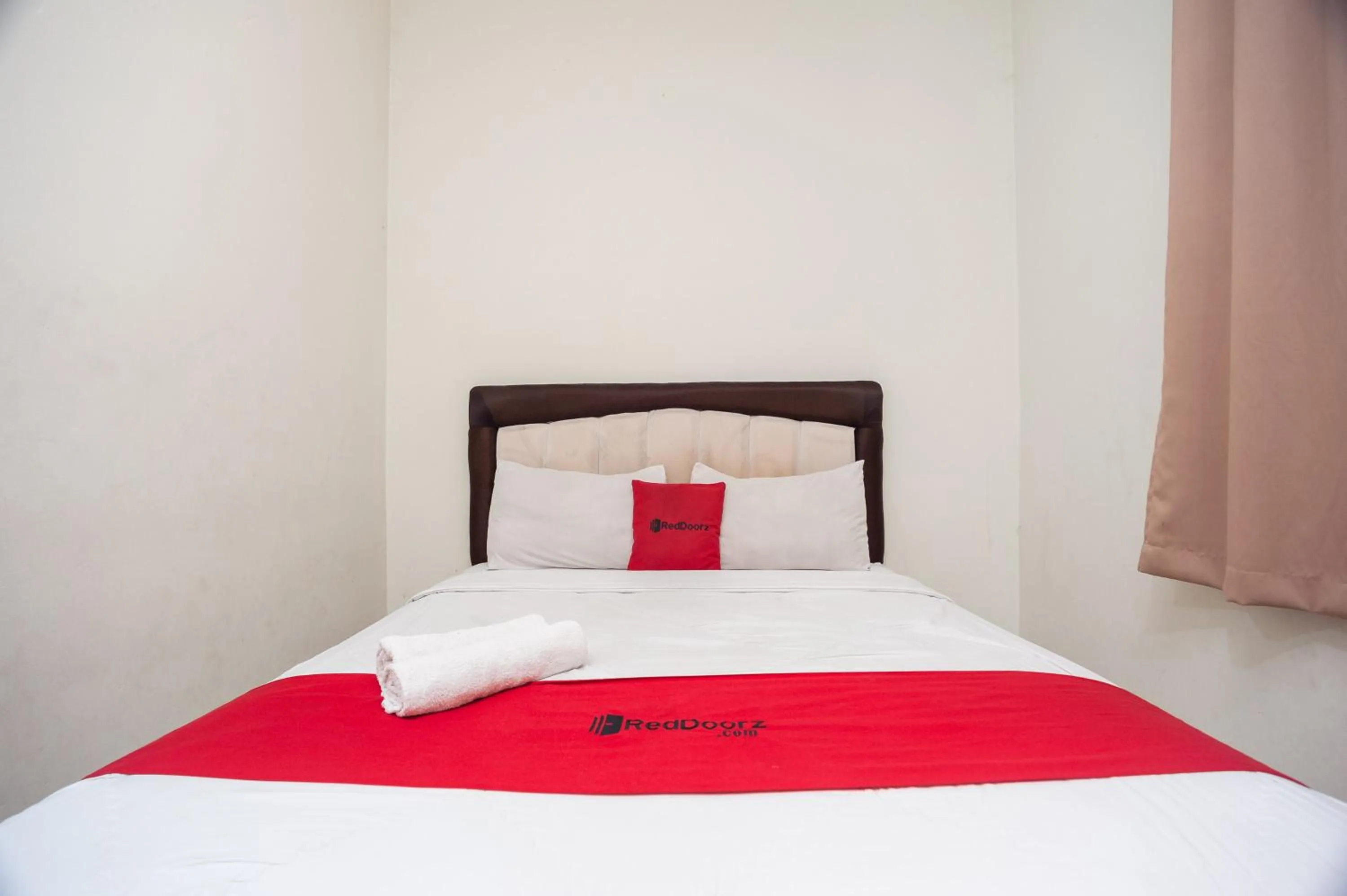 Double Room in RedDoorz Plus near RS PMI Bogor