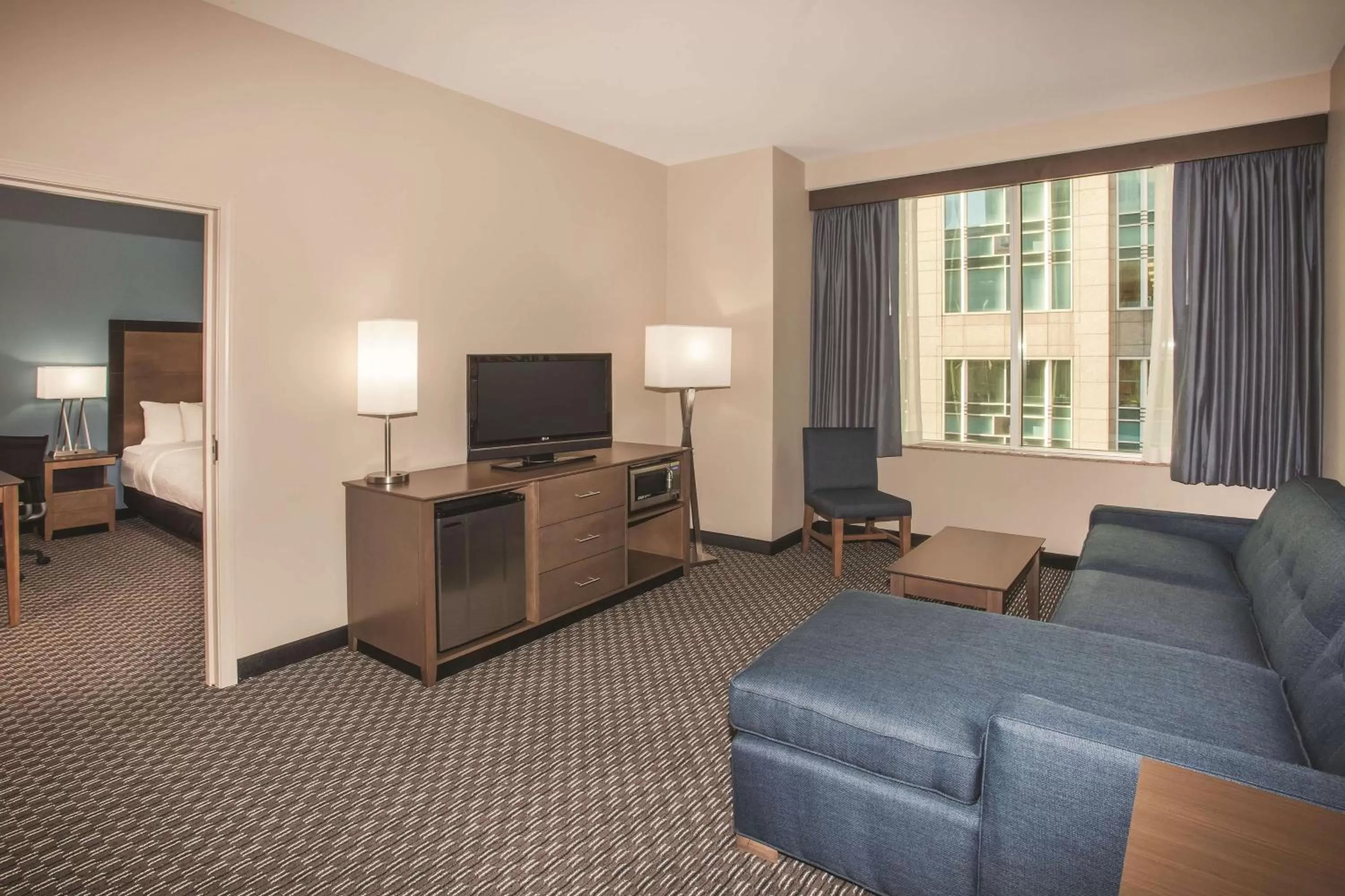 King Suite - Non-Smoking in La Quinta by Wyndham Chicago Downtown