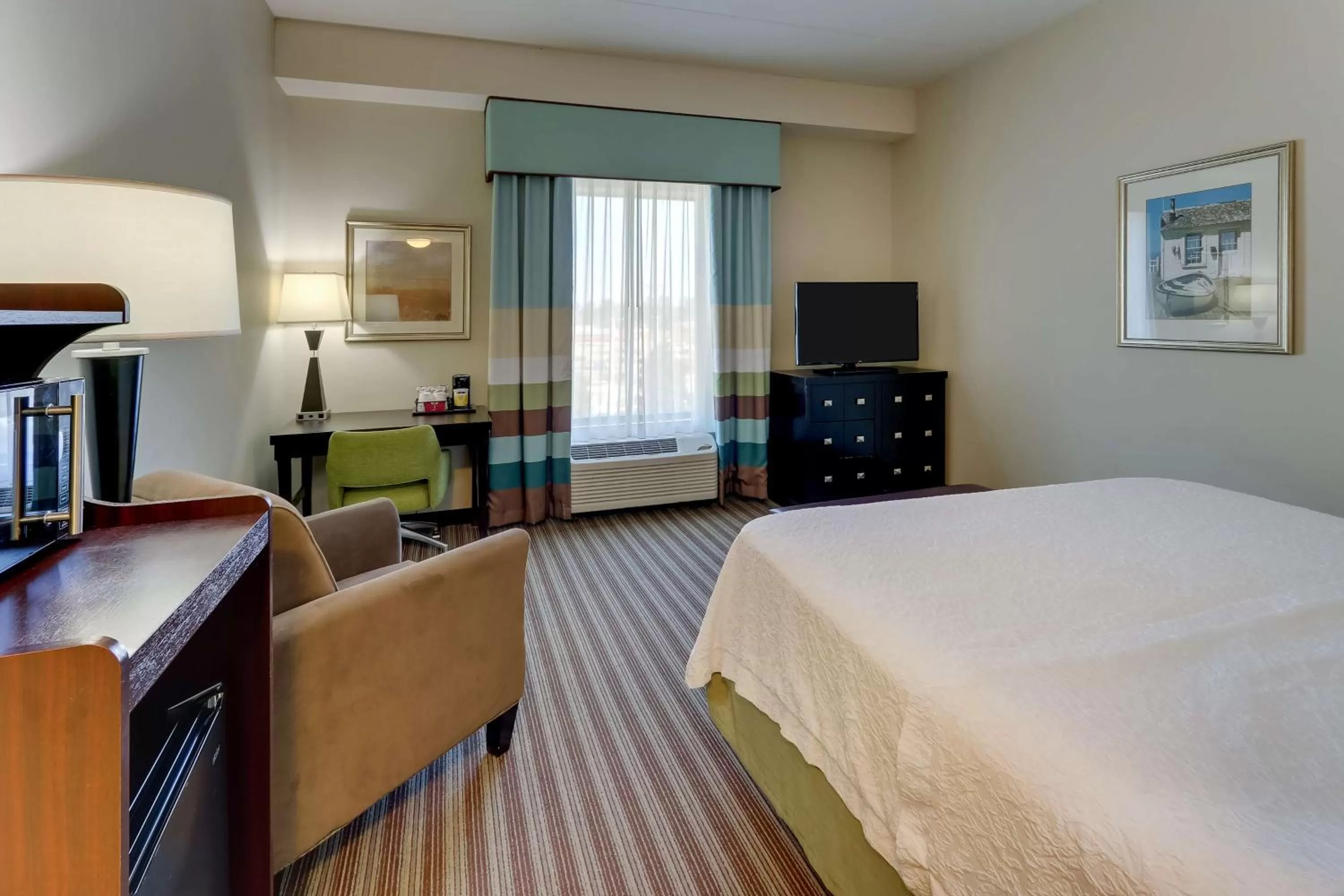 King Room with Shower - Non-Smoking in Hampton Inn and Suites Swansboro Near Camp Lejeune