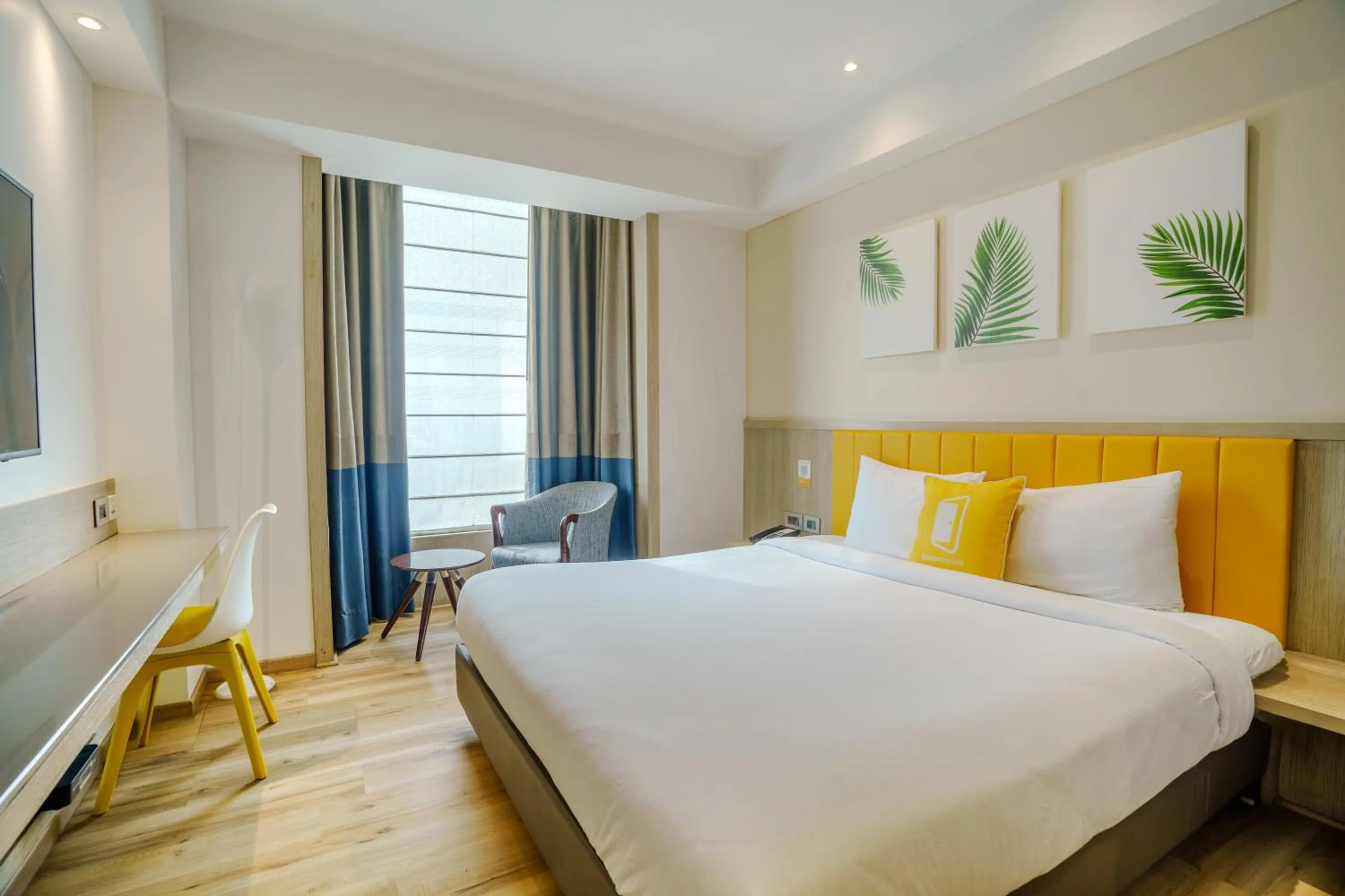 Superior King Room in Bloom Hotel - Karol Bagh