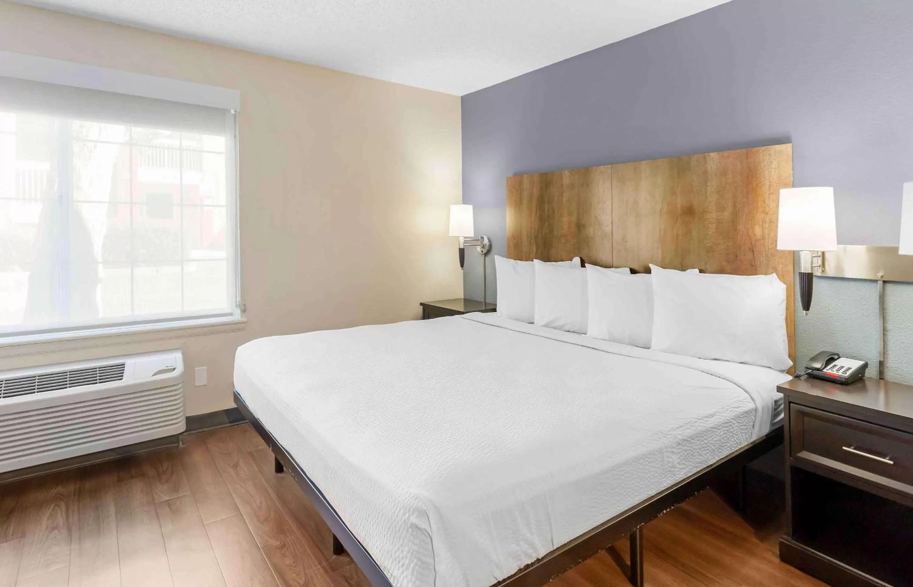 Deluxe Studio with 1 King Bed - Non-Smoking in Extended Stay America Suites - San Jose - Milpitas - McCarthy Ranch