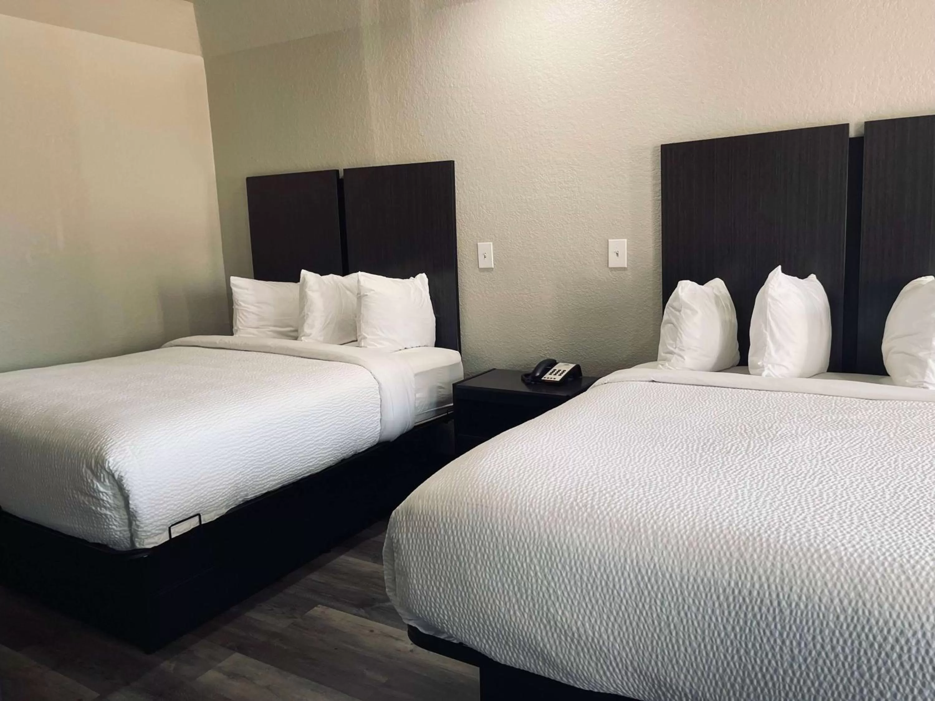 Queen Room with Two Queen Beds - Non-Smoking in Days Inn by Wyndham Dickinson TX