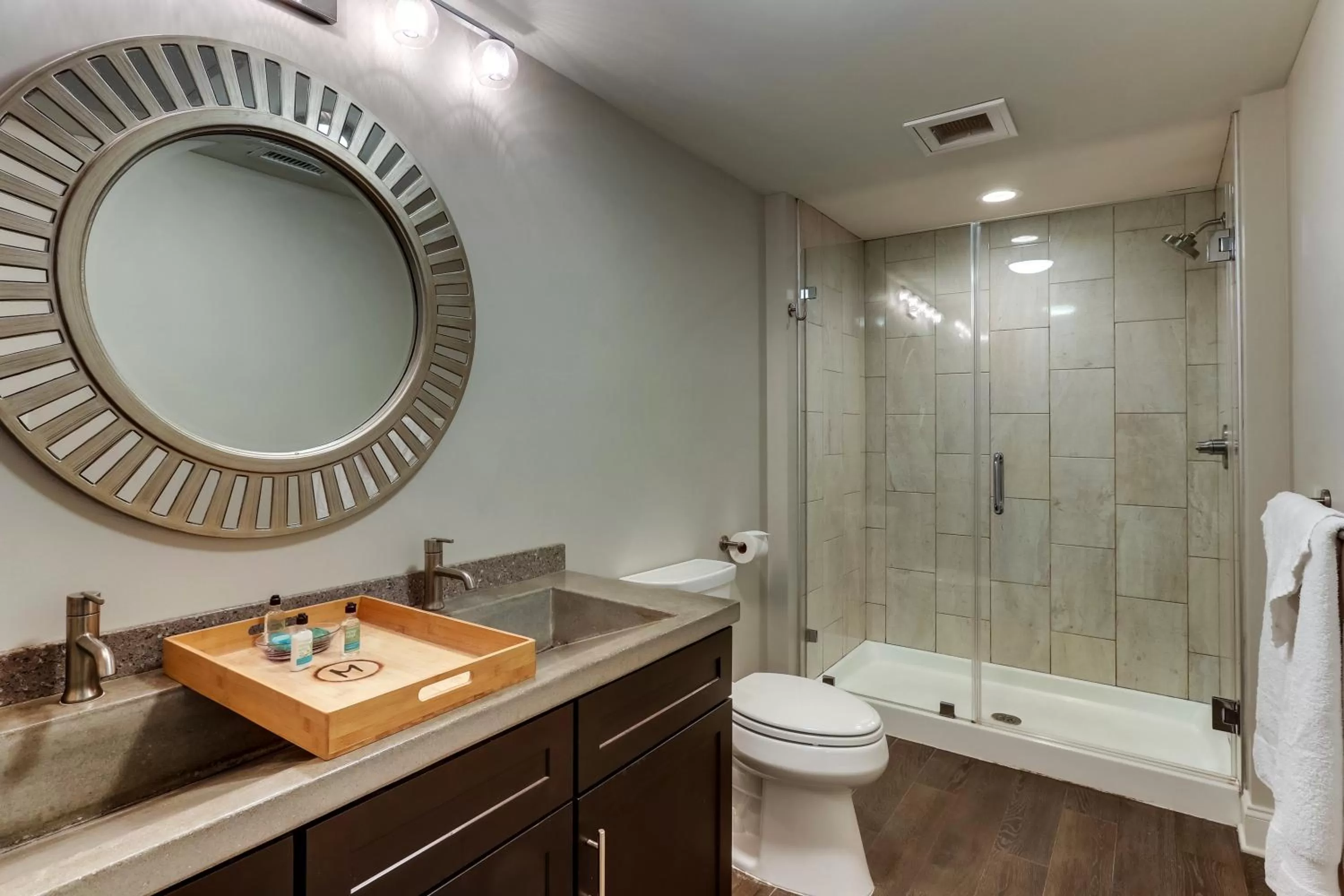 Deluxe Queen Suite in The Mantissa Hotel