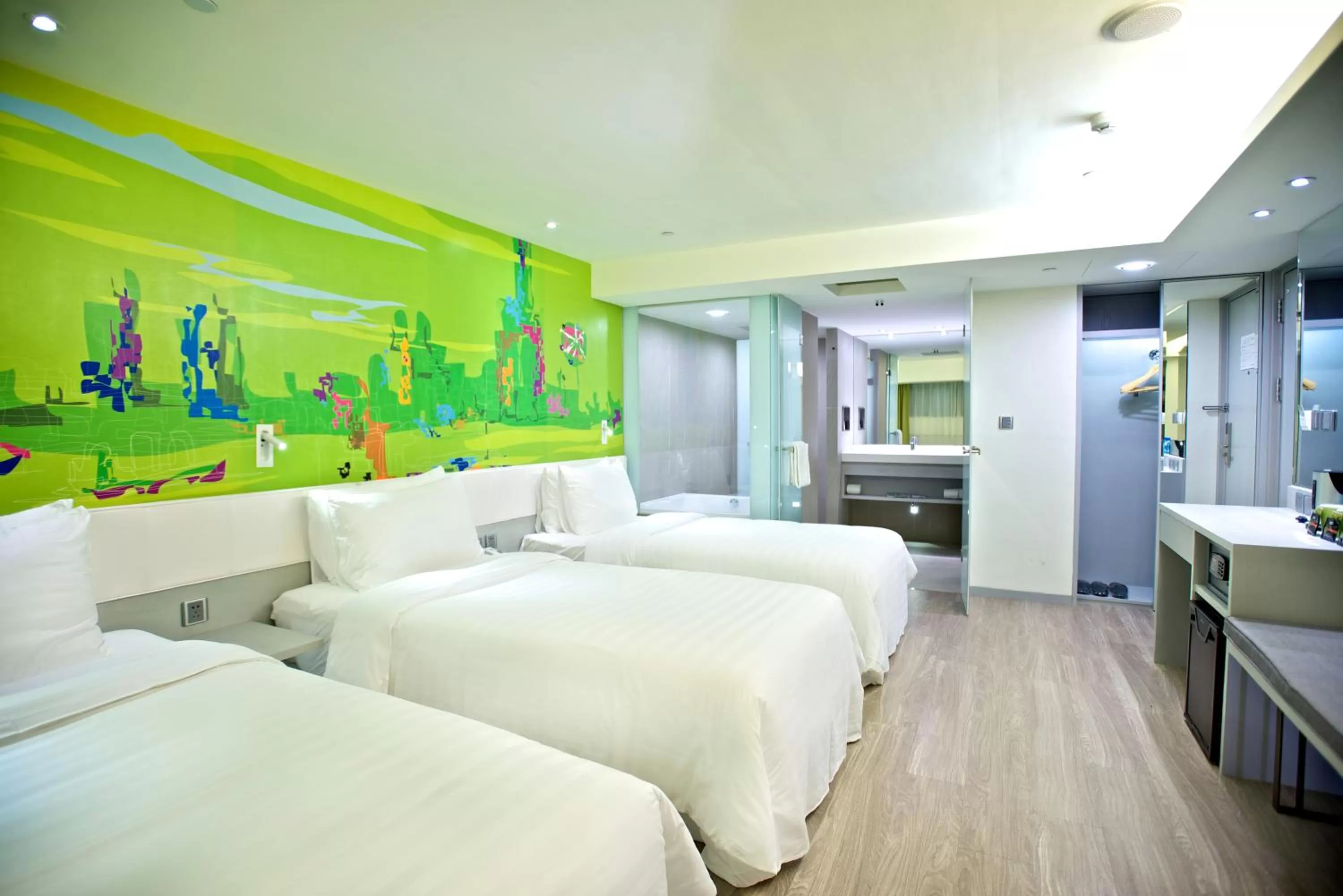 Deluxe Triple Room in FX INN Kaohsiung Zhonghua Road Branch