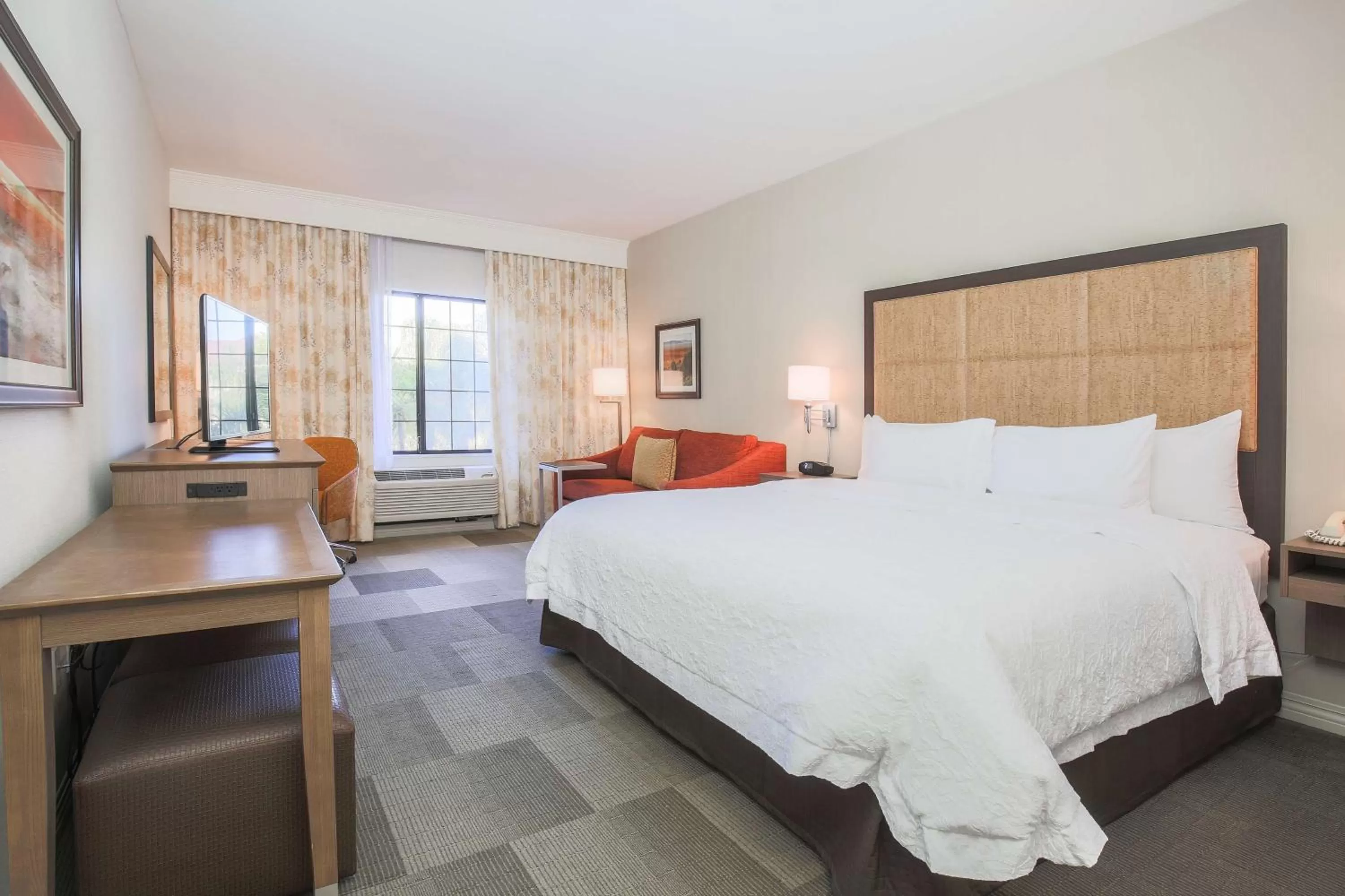 King Room with King Bed - Non-Smoking in Hampton Inn & Suites Camarillo