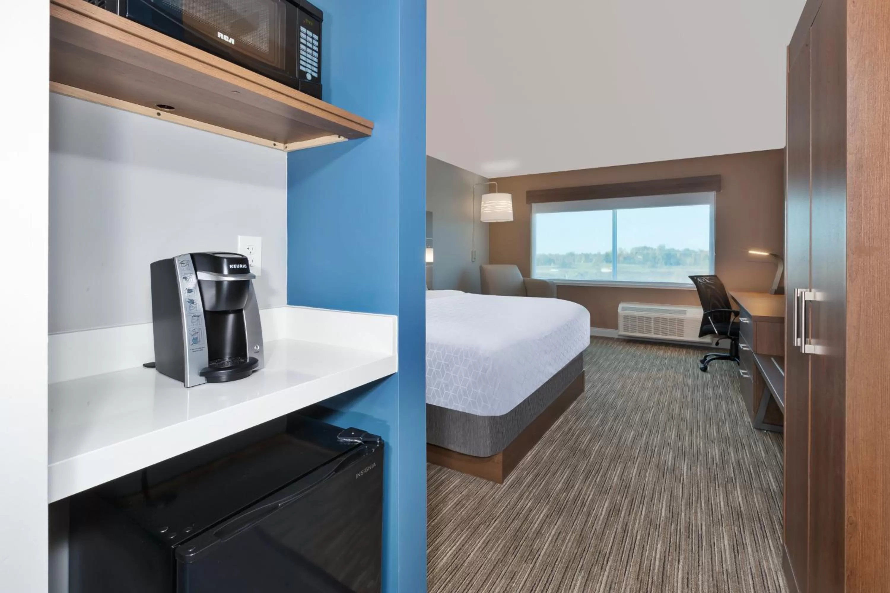 King Room - Mobility Access/Roll in Shower - Non-Smoking in Holiday Inn Express & Suites - Cedar Springs - Grand Rapids N by IHG