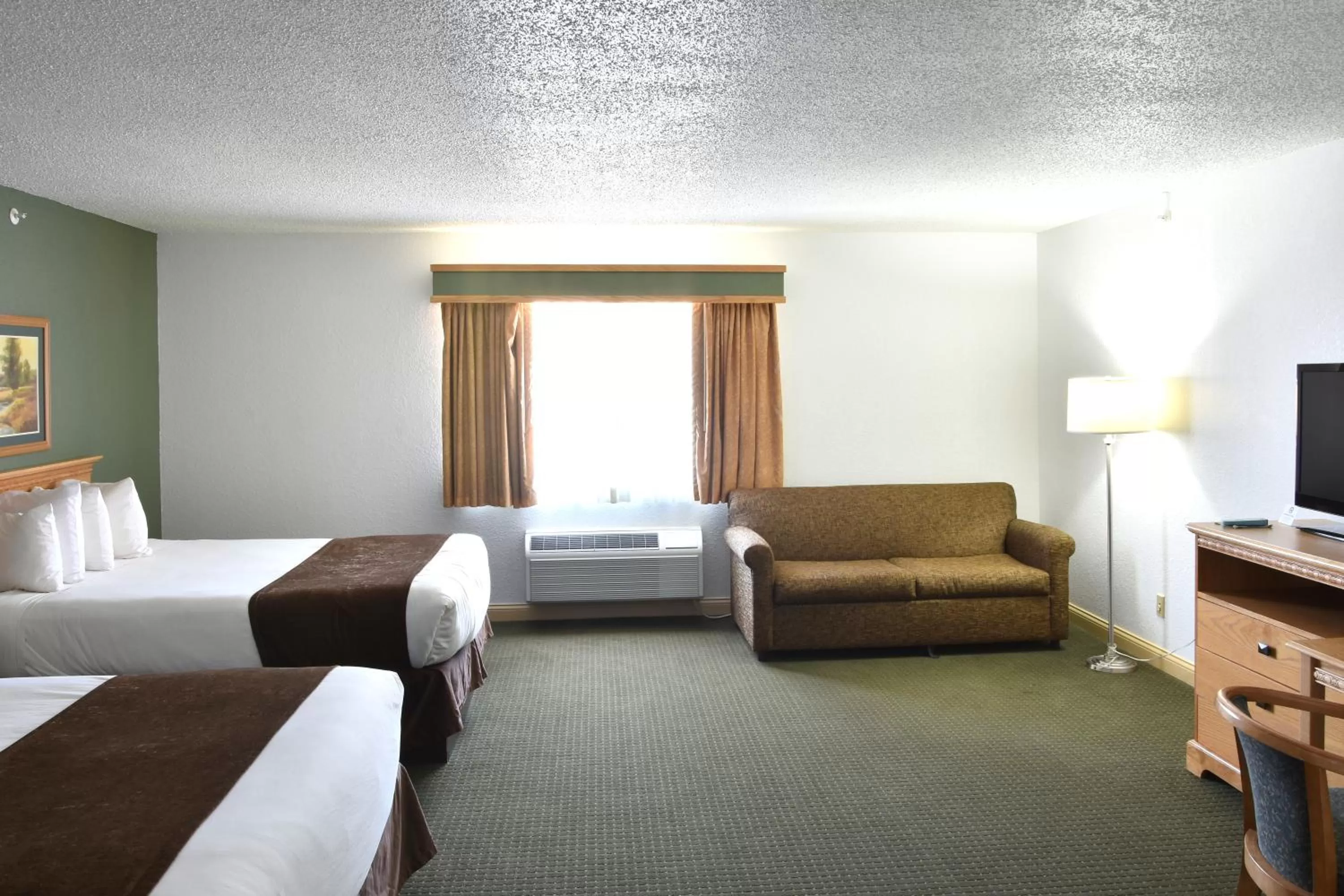 Deluxe Queen Room - Mobility Access/Non-Smoking in Baymont by Wyndham Robinson