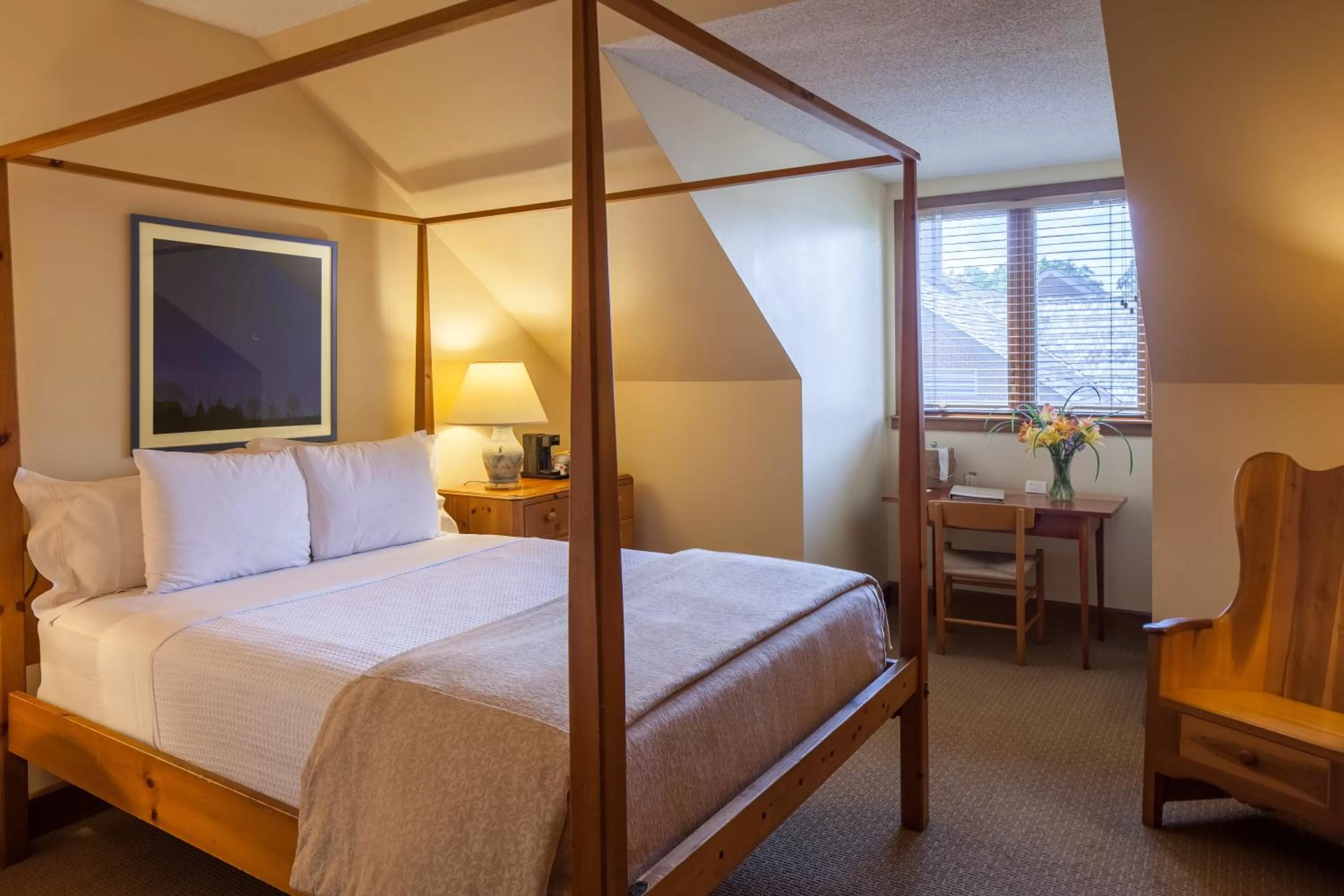 Queen Room in New Harmony Inn Resort and Conference Center