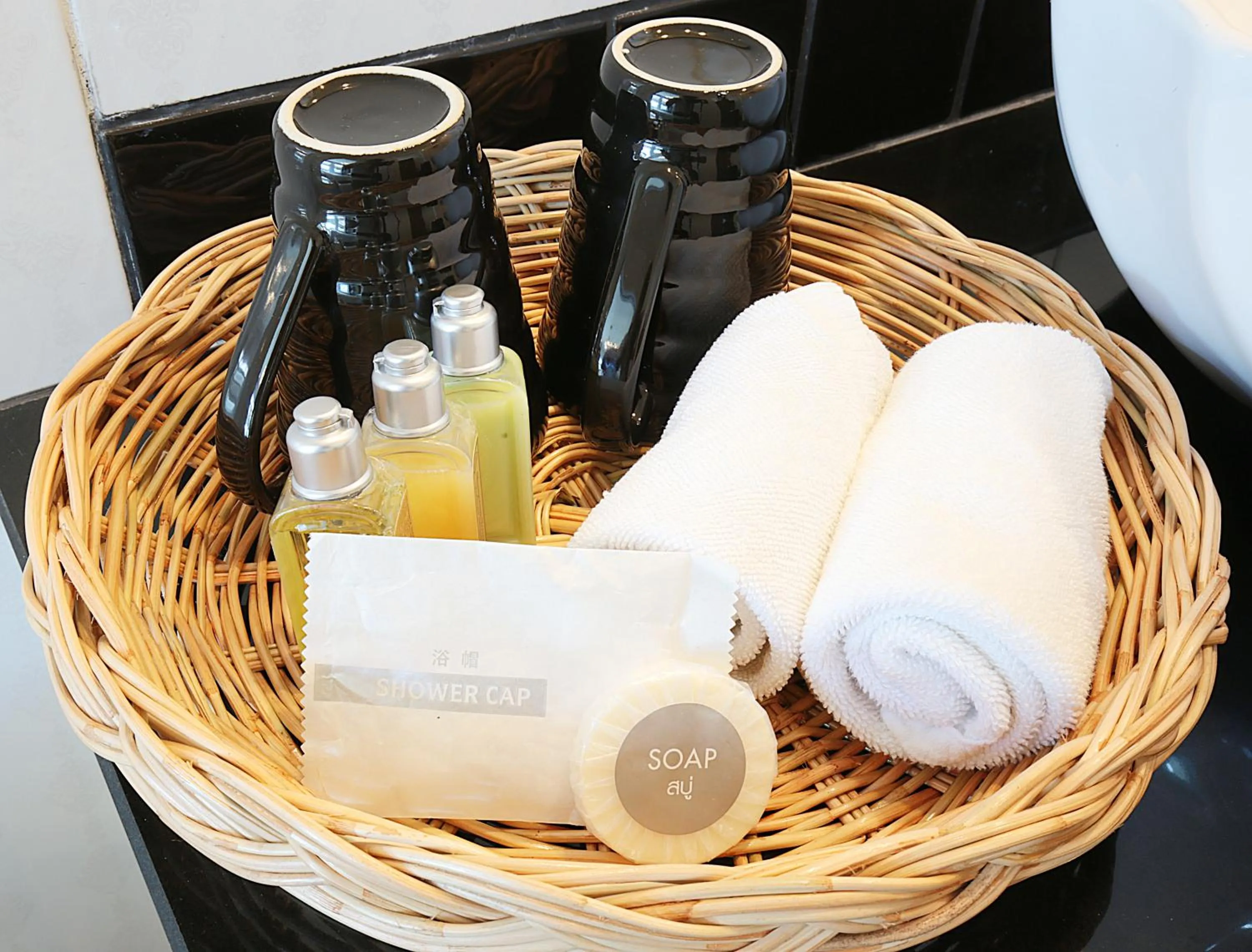 Corner Twin Room with City View in The Myth - Sud Sathorn