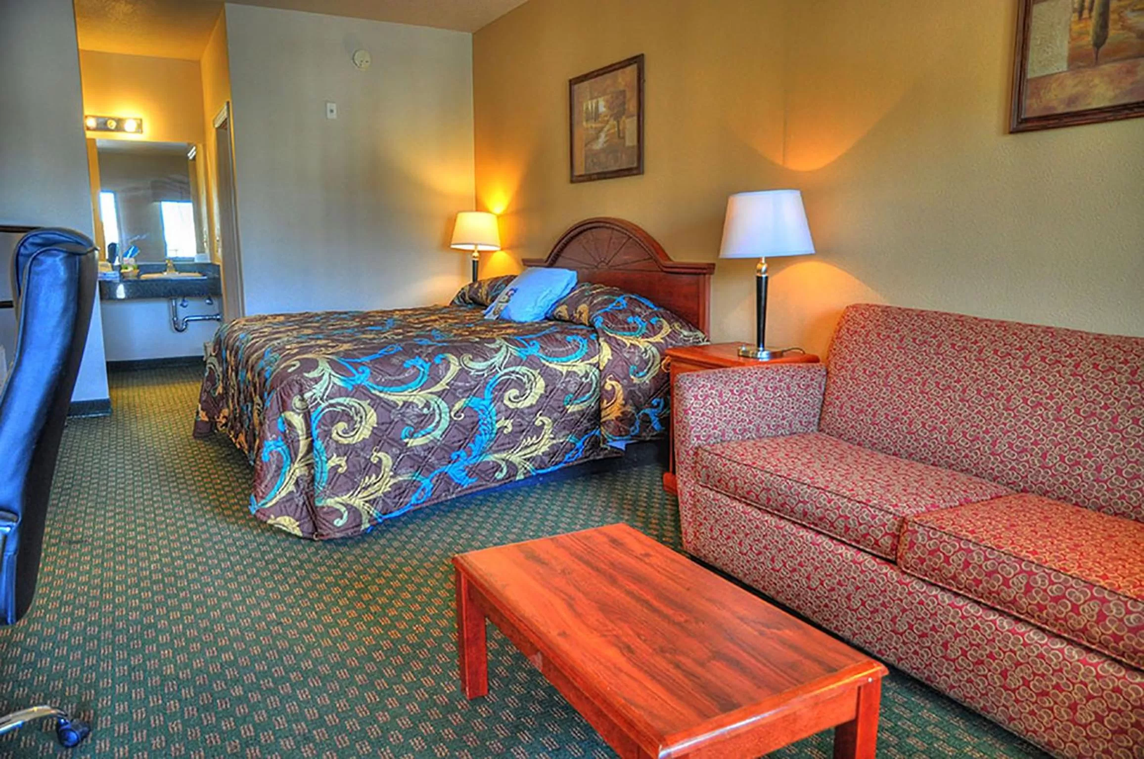 King Room with Sofa Bed - Non-Smoking in Lone Star Inn and Suites Victoria