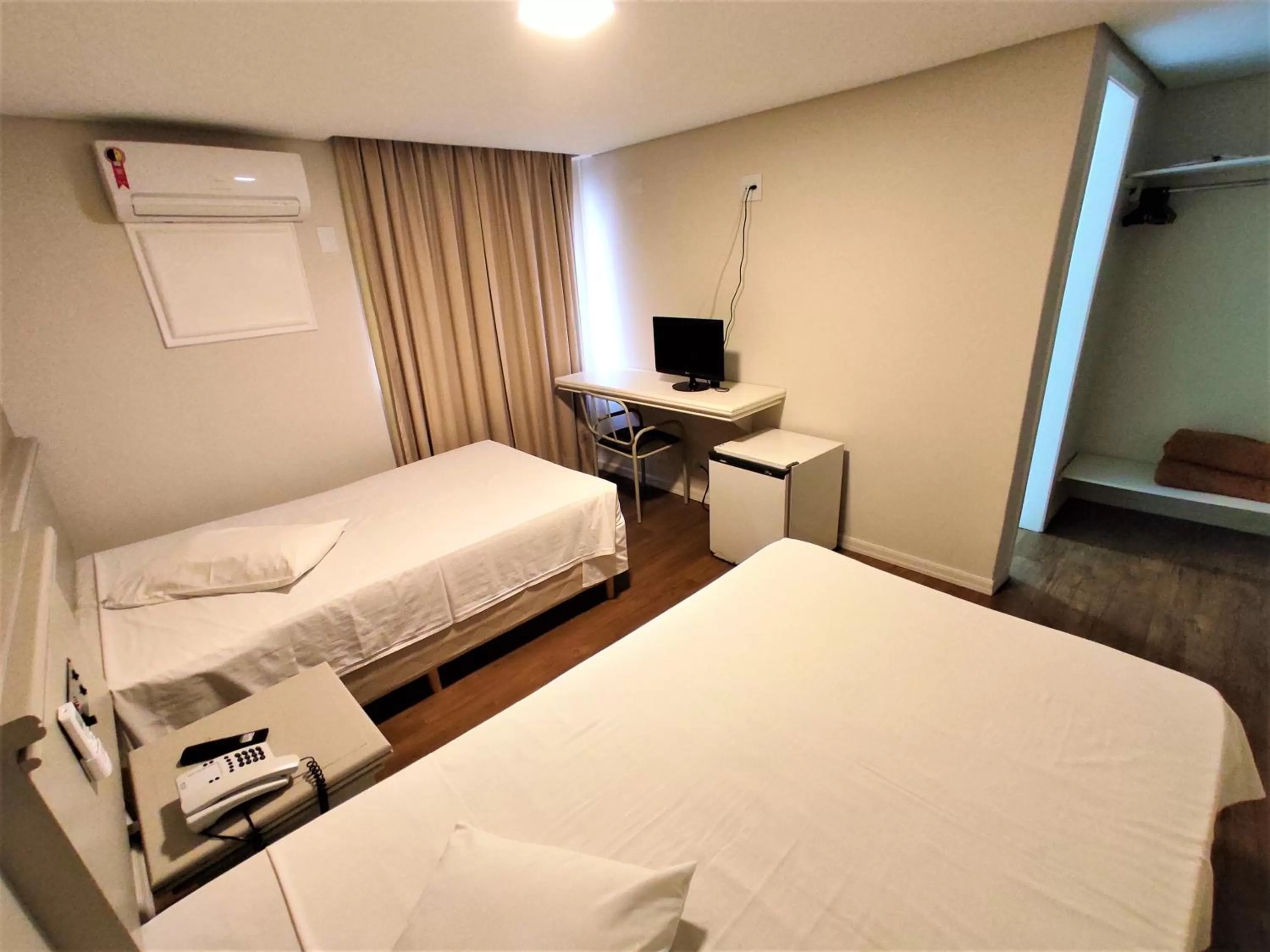 Superior Twin Room in Granville Hotel