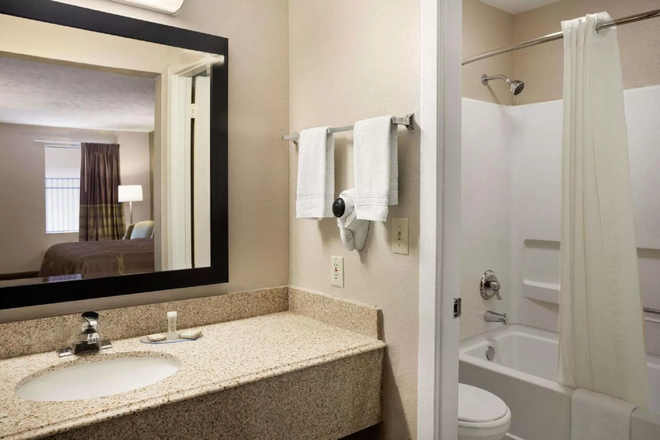 King Room - Non-Smoking in Super 8 by Wyndham Jackson