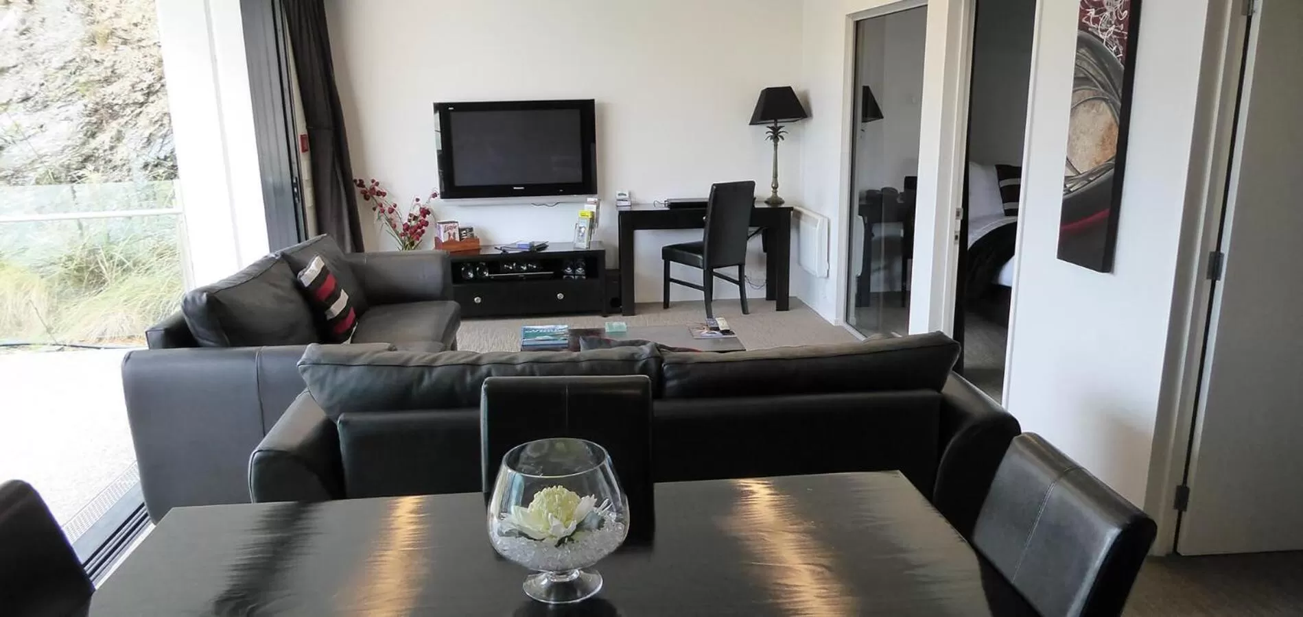 Alpine Two Bedroom Apartment in Swiss-Belsuites Pounamu Queenstown