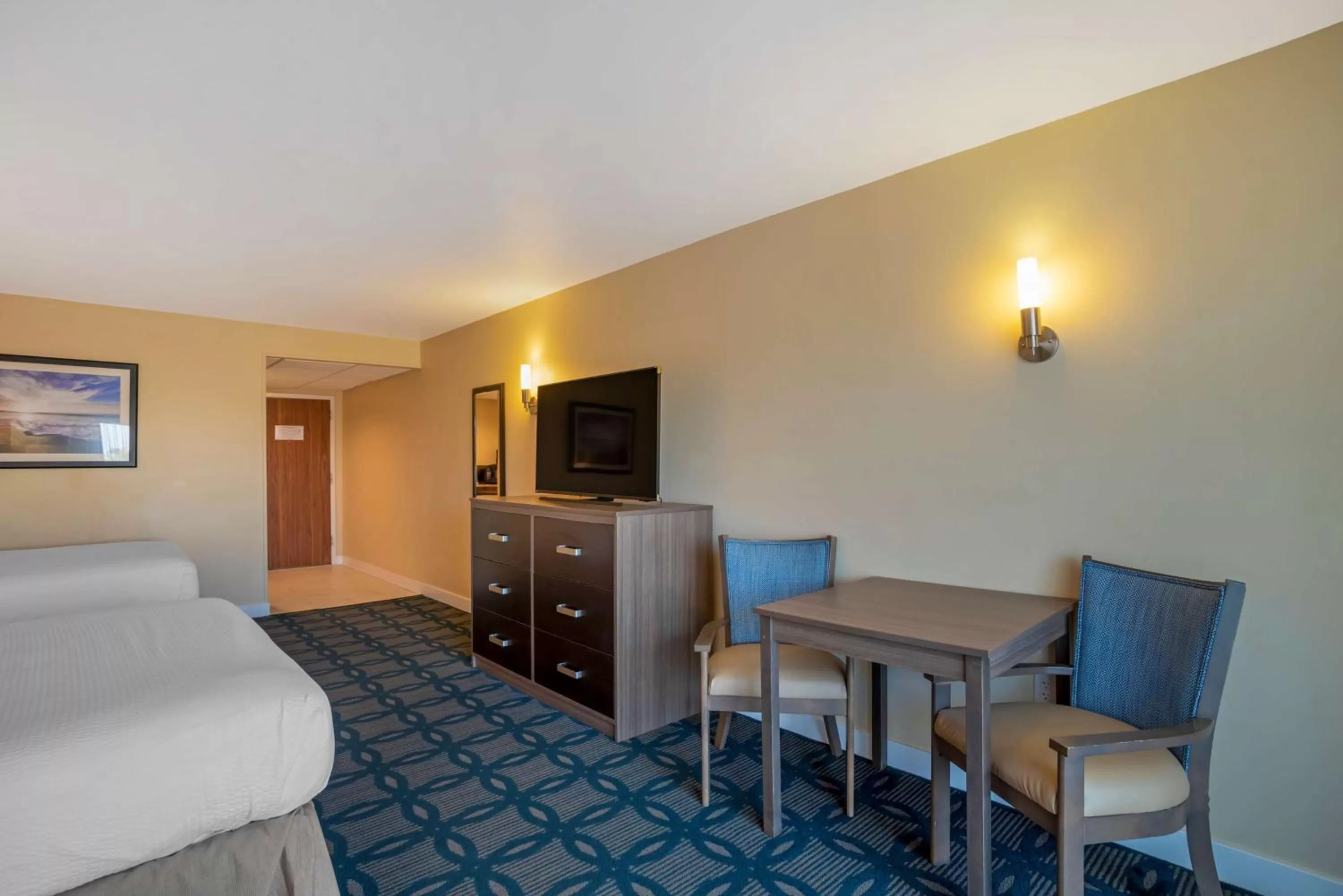 Queen Room with Two Queen Beds with Balcony in Best Western Plus Ocean City