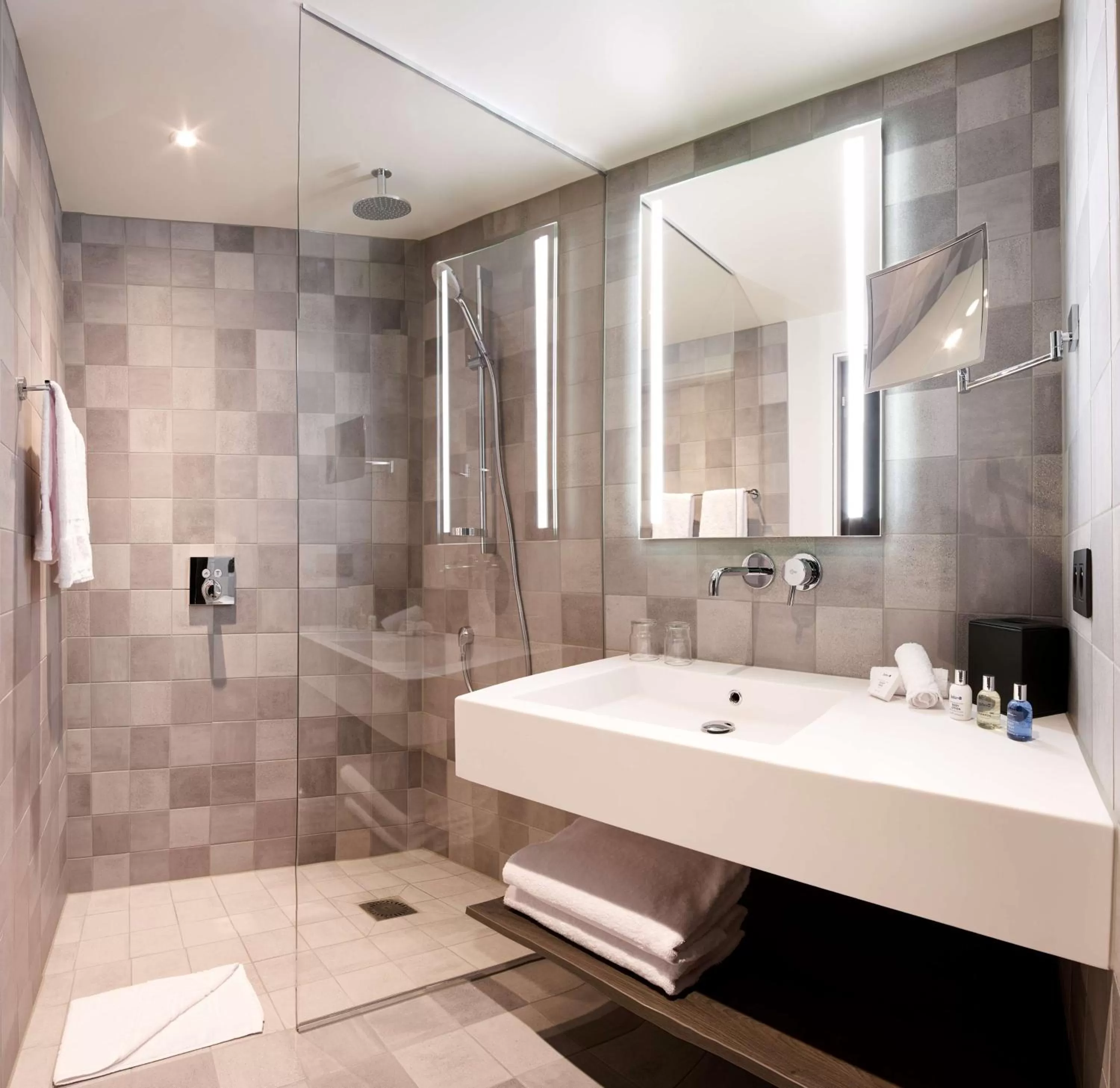 Standard Room in Radisson Blu Hotel, Bruges