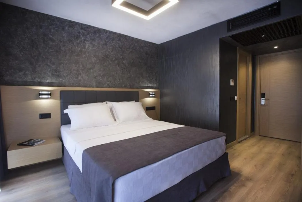 Deluxe Room in Red Stone Hotel