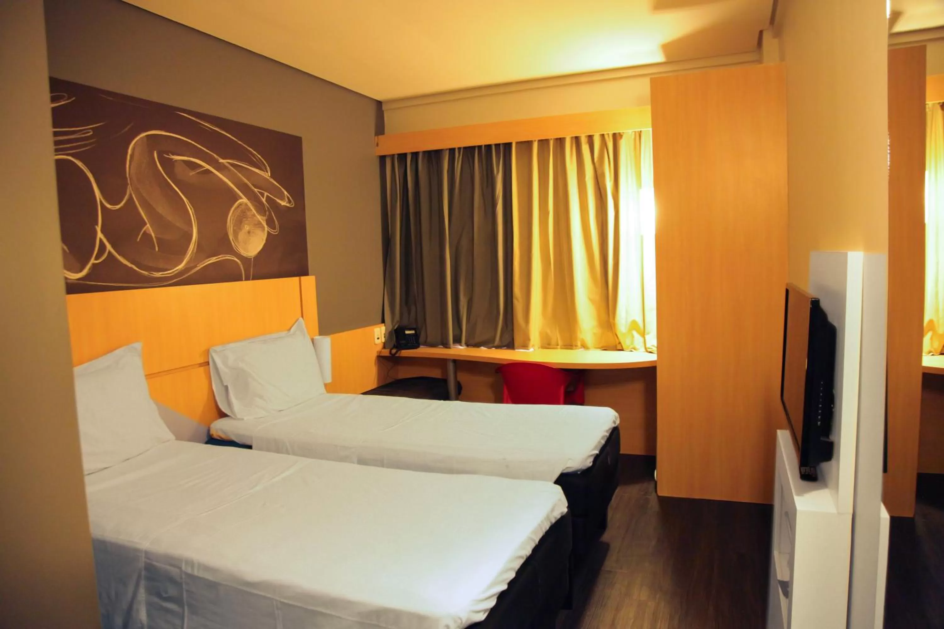 Standard Twin Room in ibis Bacabal
