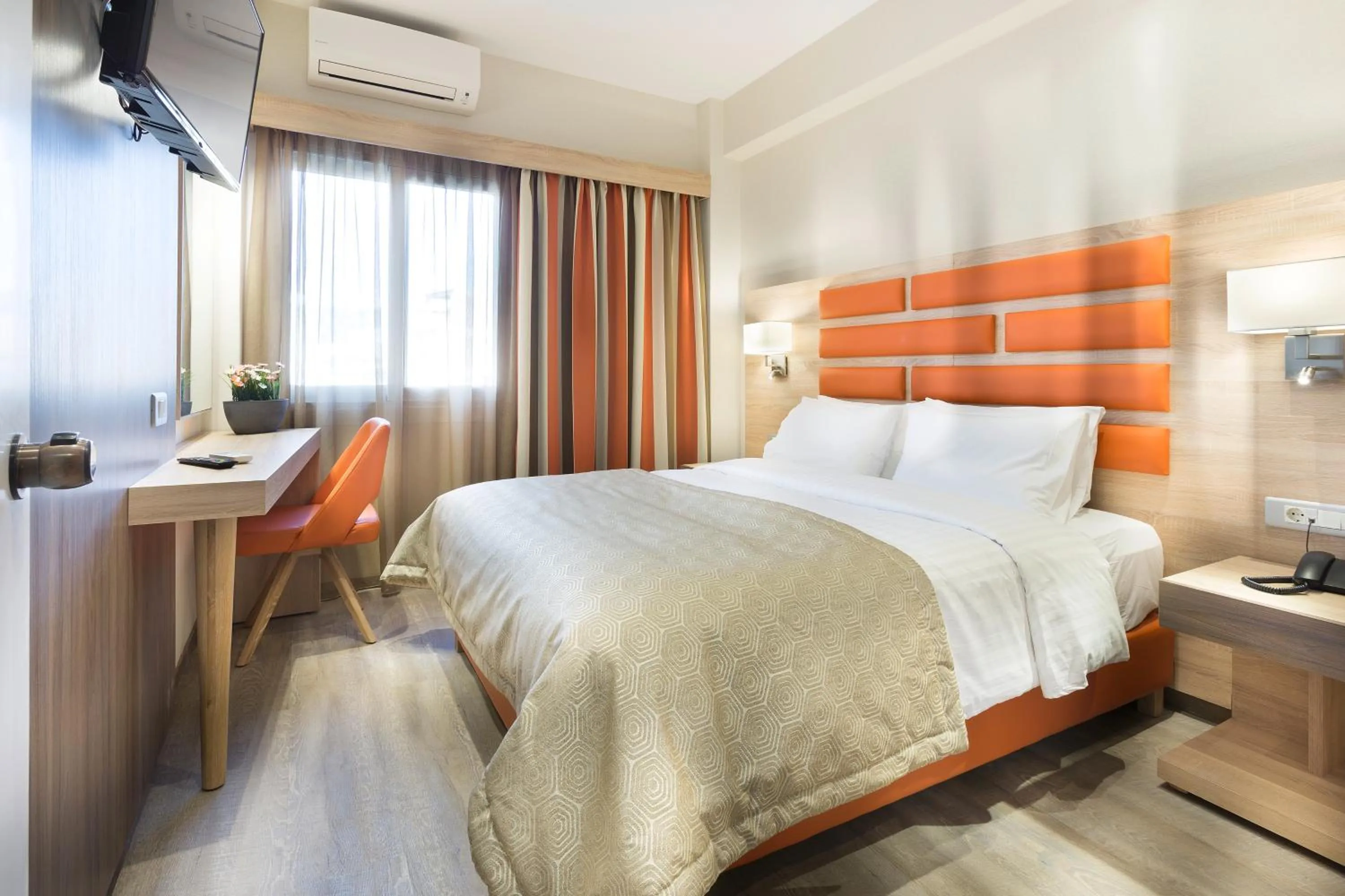 Single Room - single occupancy in Jason Inn