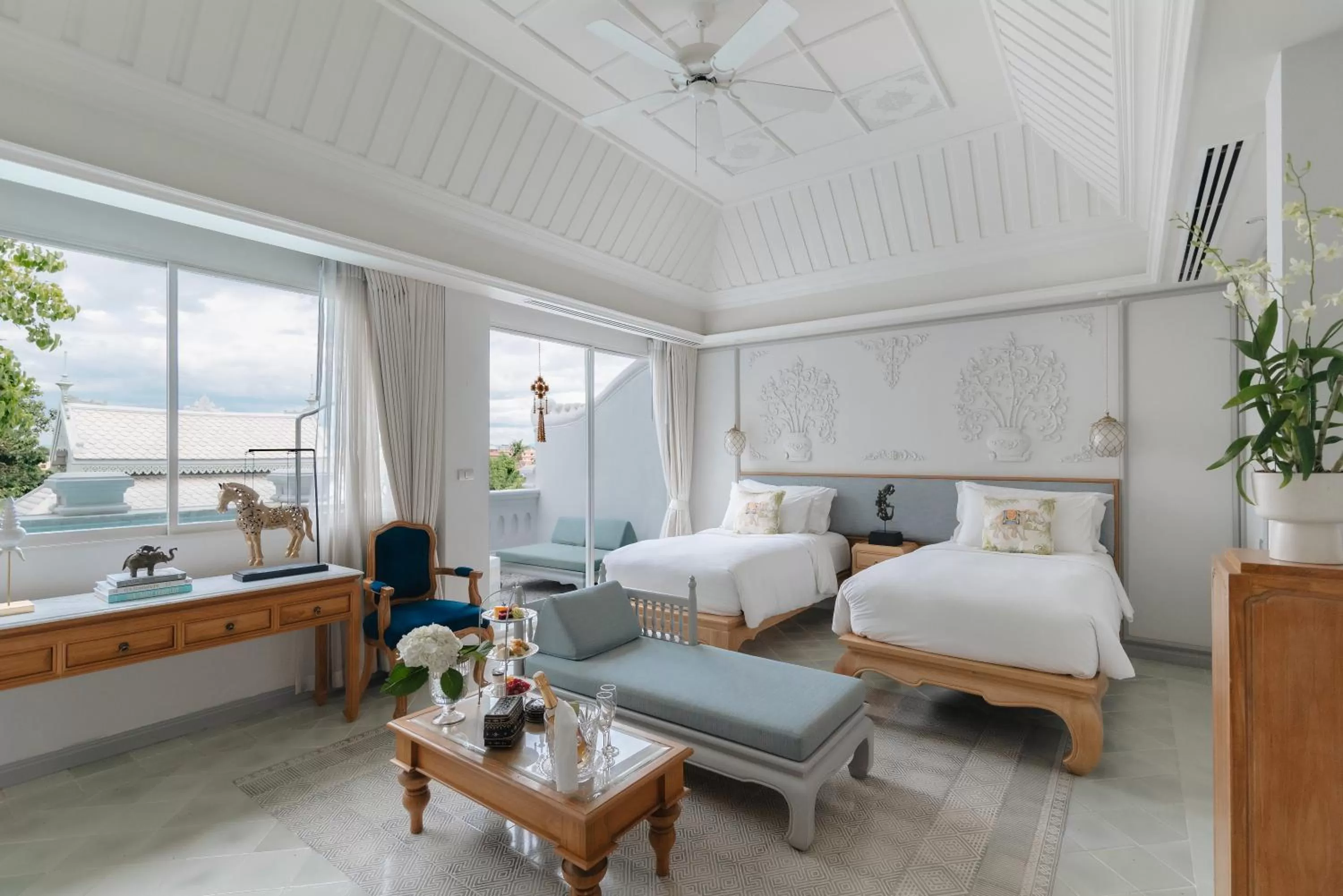 The Bodhi Pool Suite - Twin Bed in The Inside House