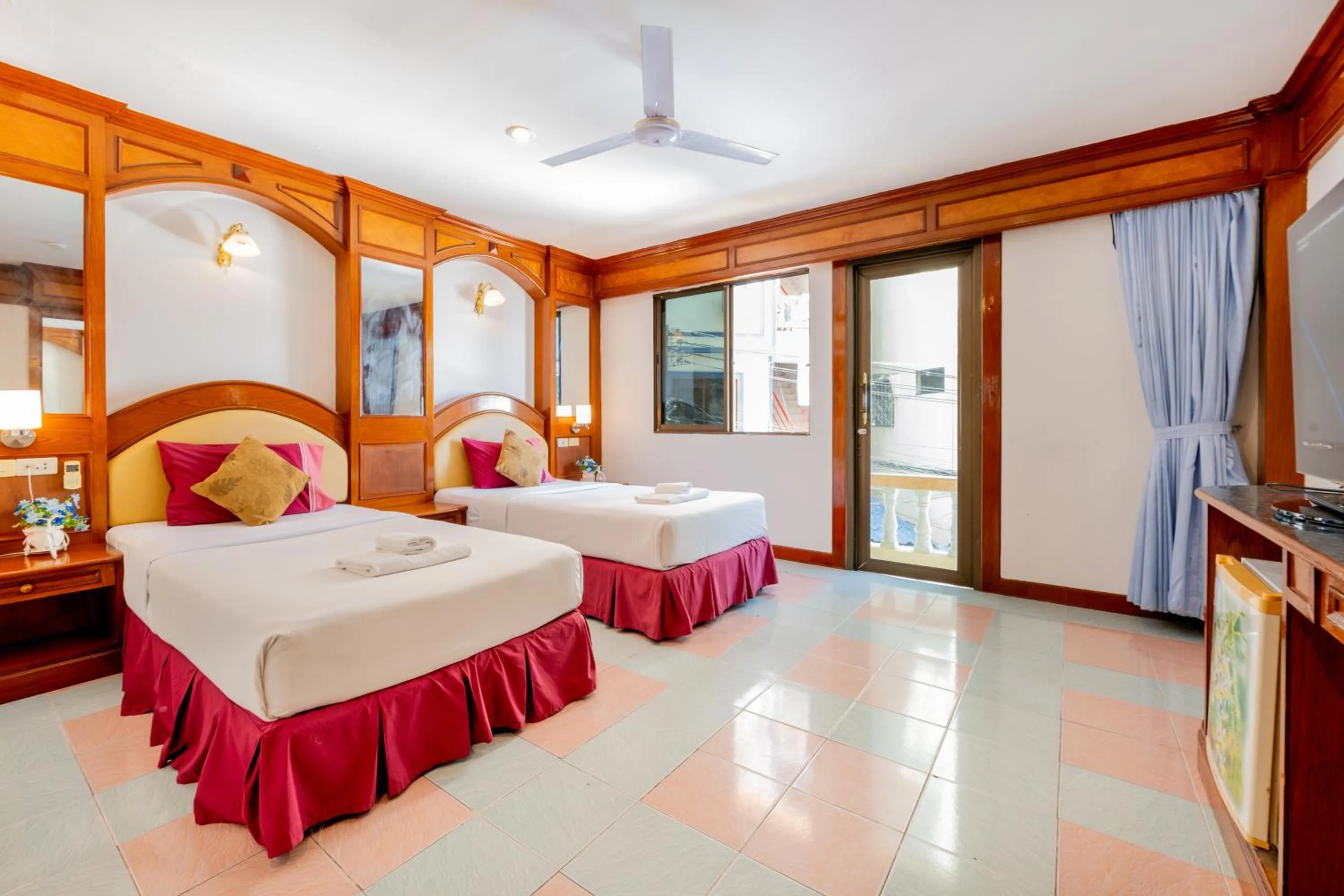 Deluxe Twin Room in Lamai Hotel