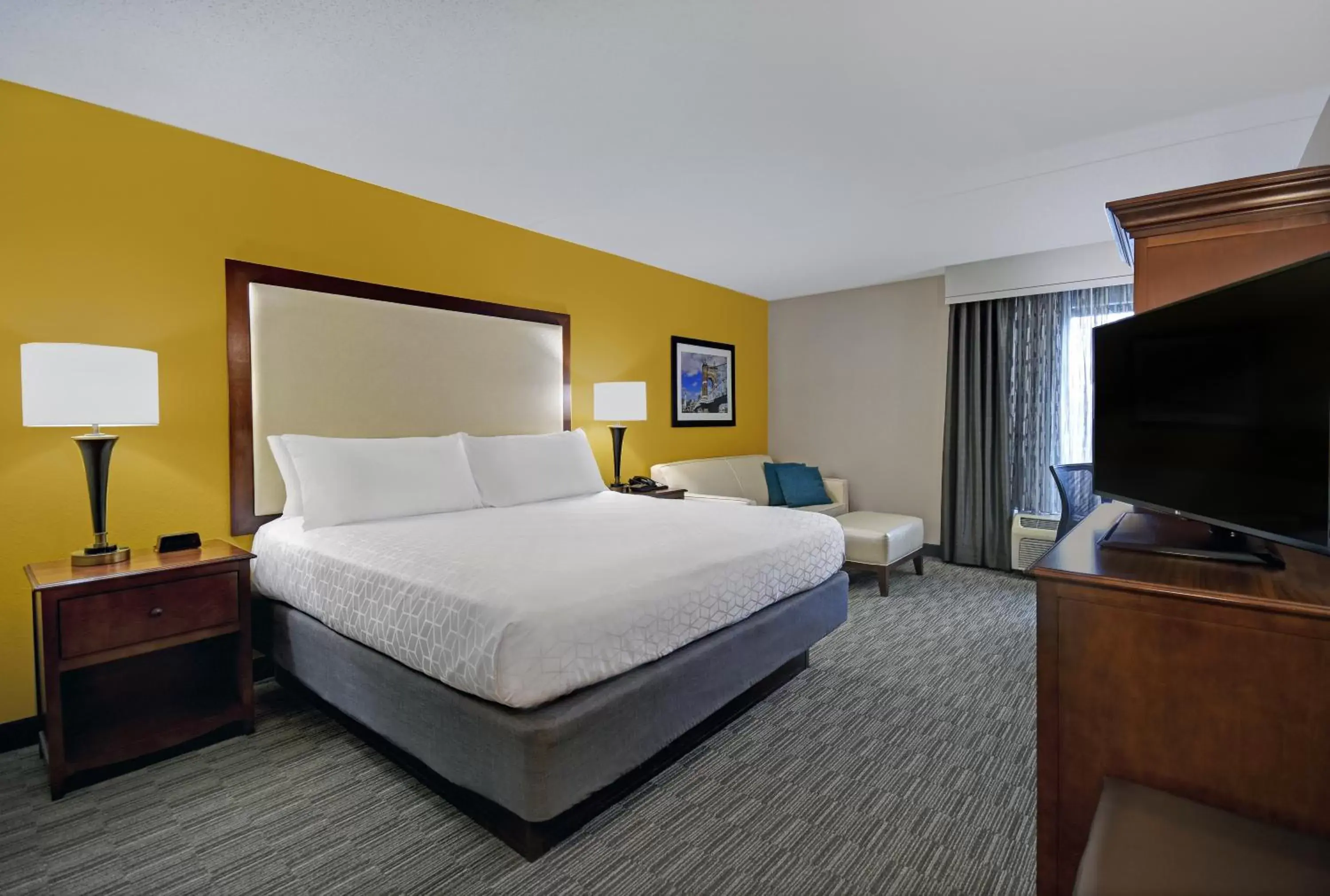 Holiday Inn Express & Suites Cincinnati Riverfront by IHG Holiday Inn Express & Suites Cincinnati Riverfront by IHG