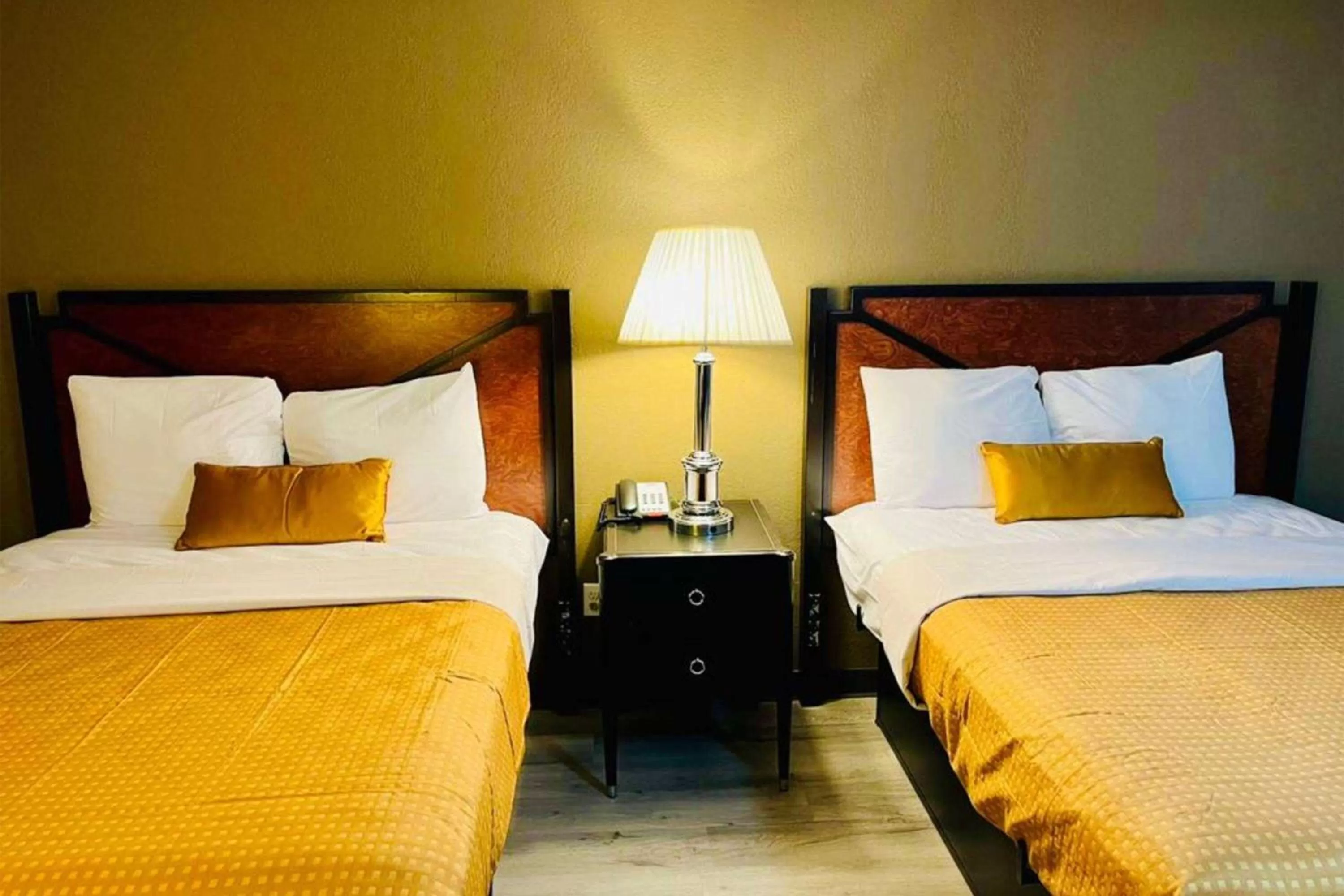 Queen Room with Two Queen Beds - Non-Smoking in Super 8 by Wyndham Benton Harbor St Joseph