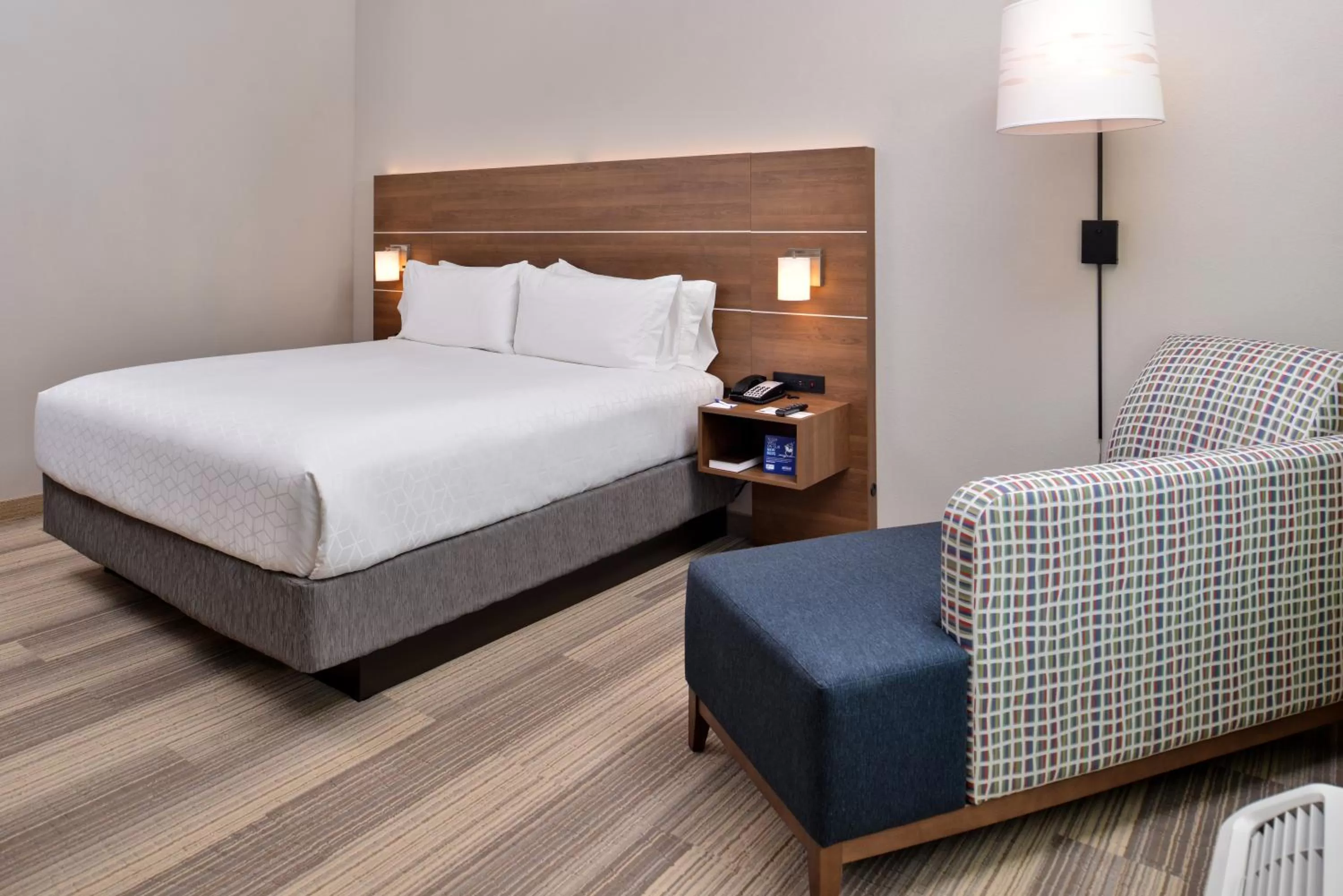 Standard King Room in Holiday Inn Express Melbourne West by IHG