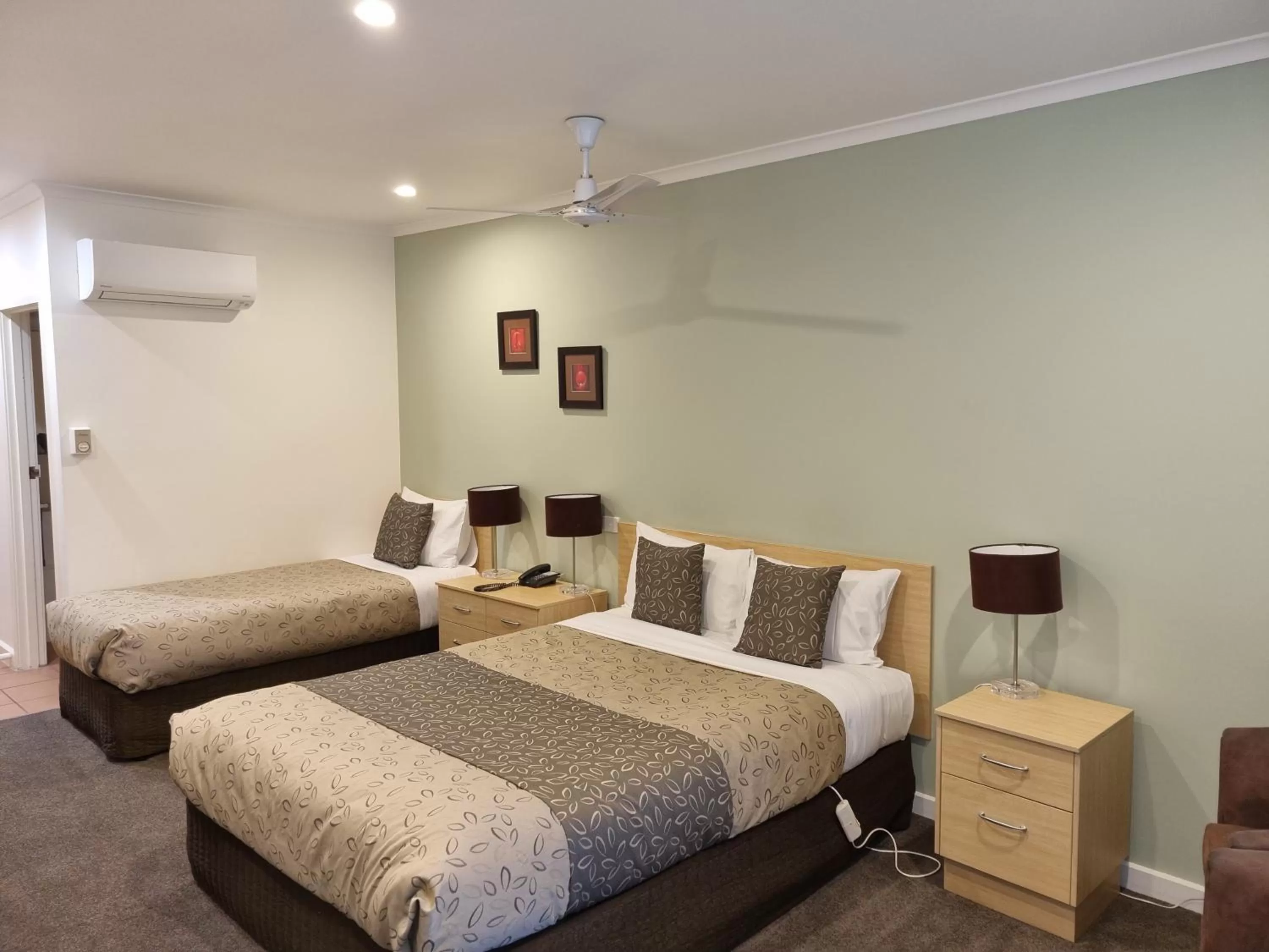 Deluxe Queen or Twin Room in Golden Heritage Accommodation