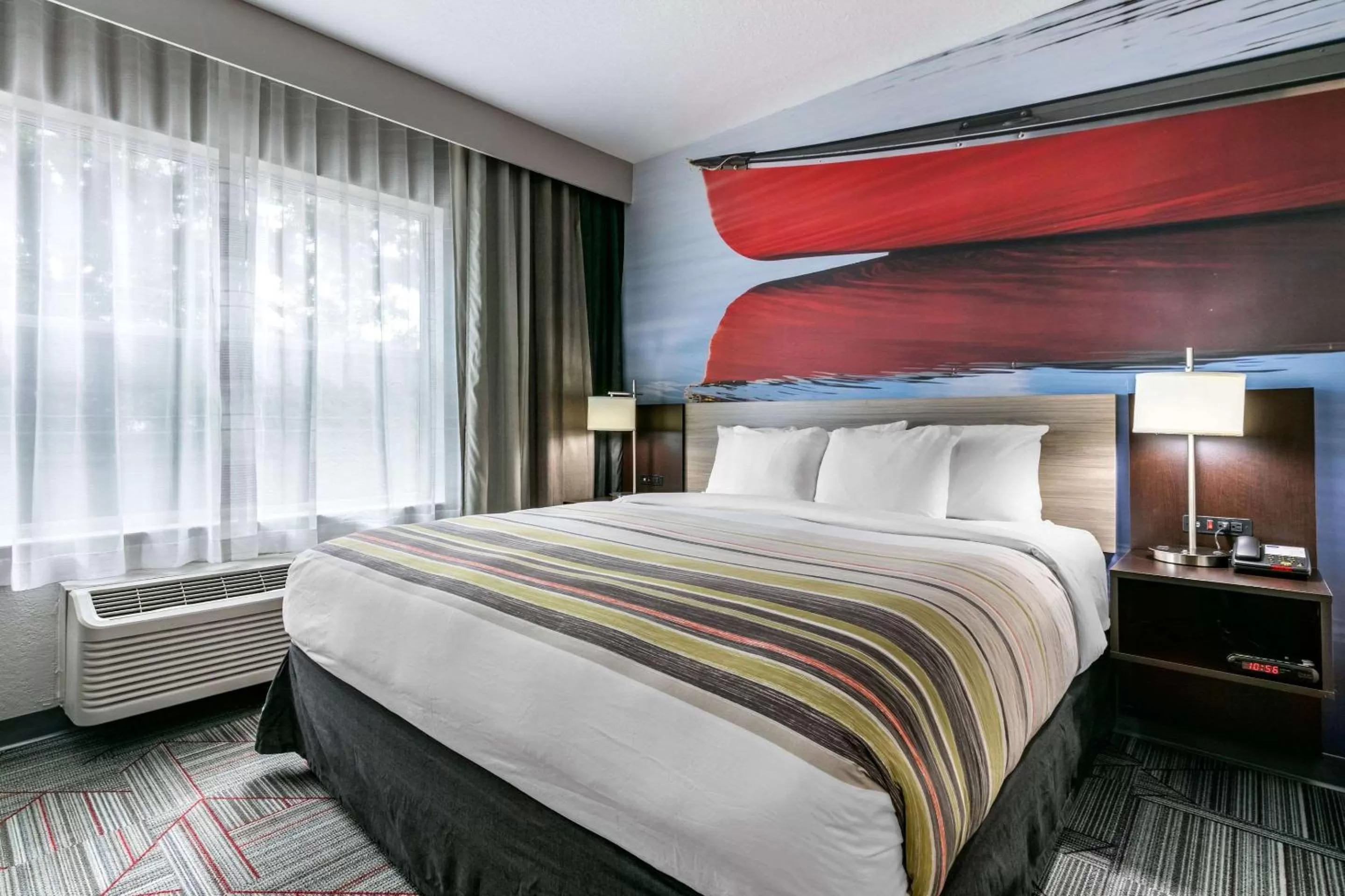 King Room with Sofa Bed - Non-Smoking in Clarion Pointe Columbus-Bradley Park