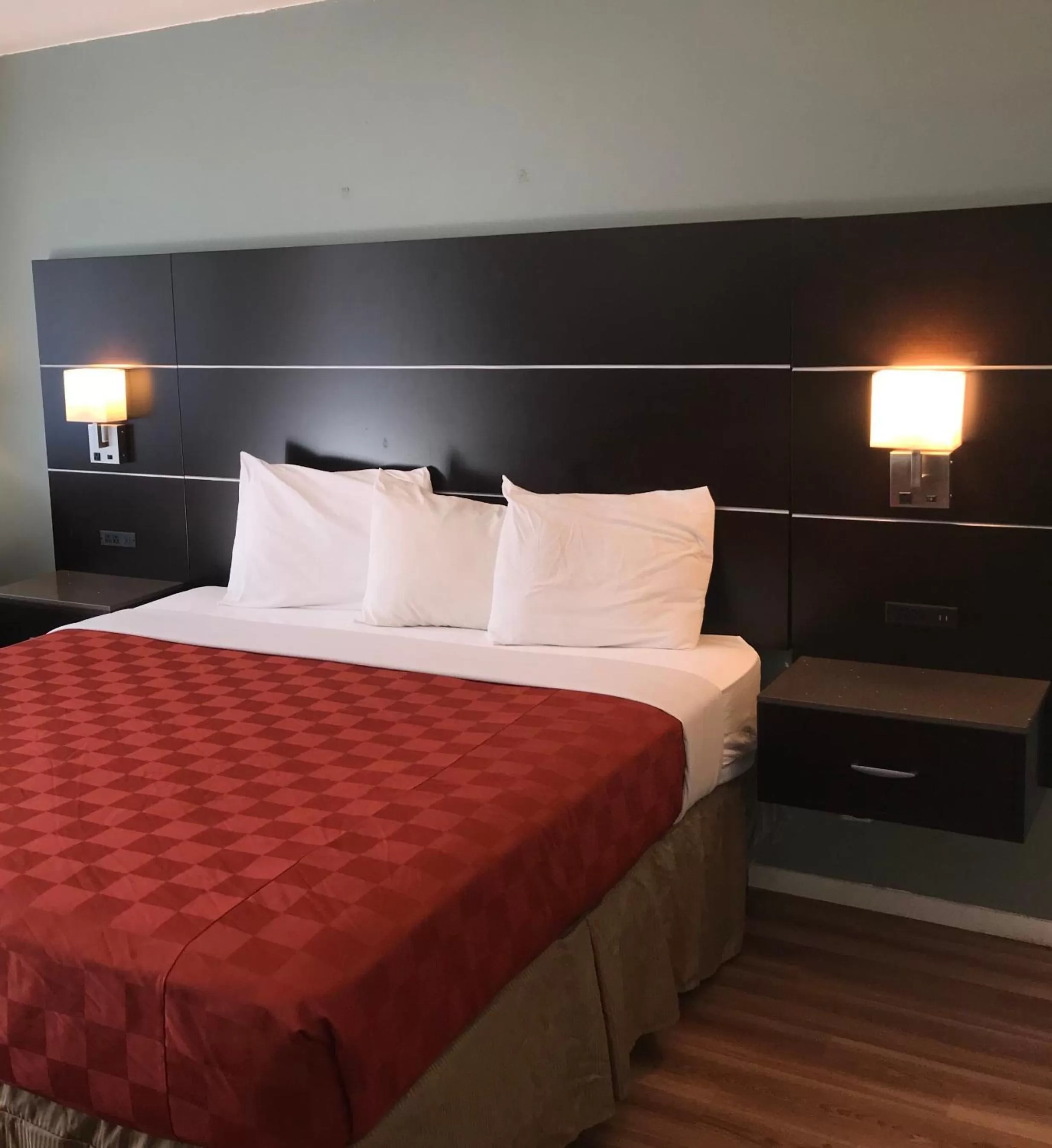 Superior Suite - single occupancy - Non-Smoking in Olive Tree Inn & Suites