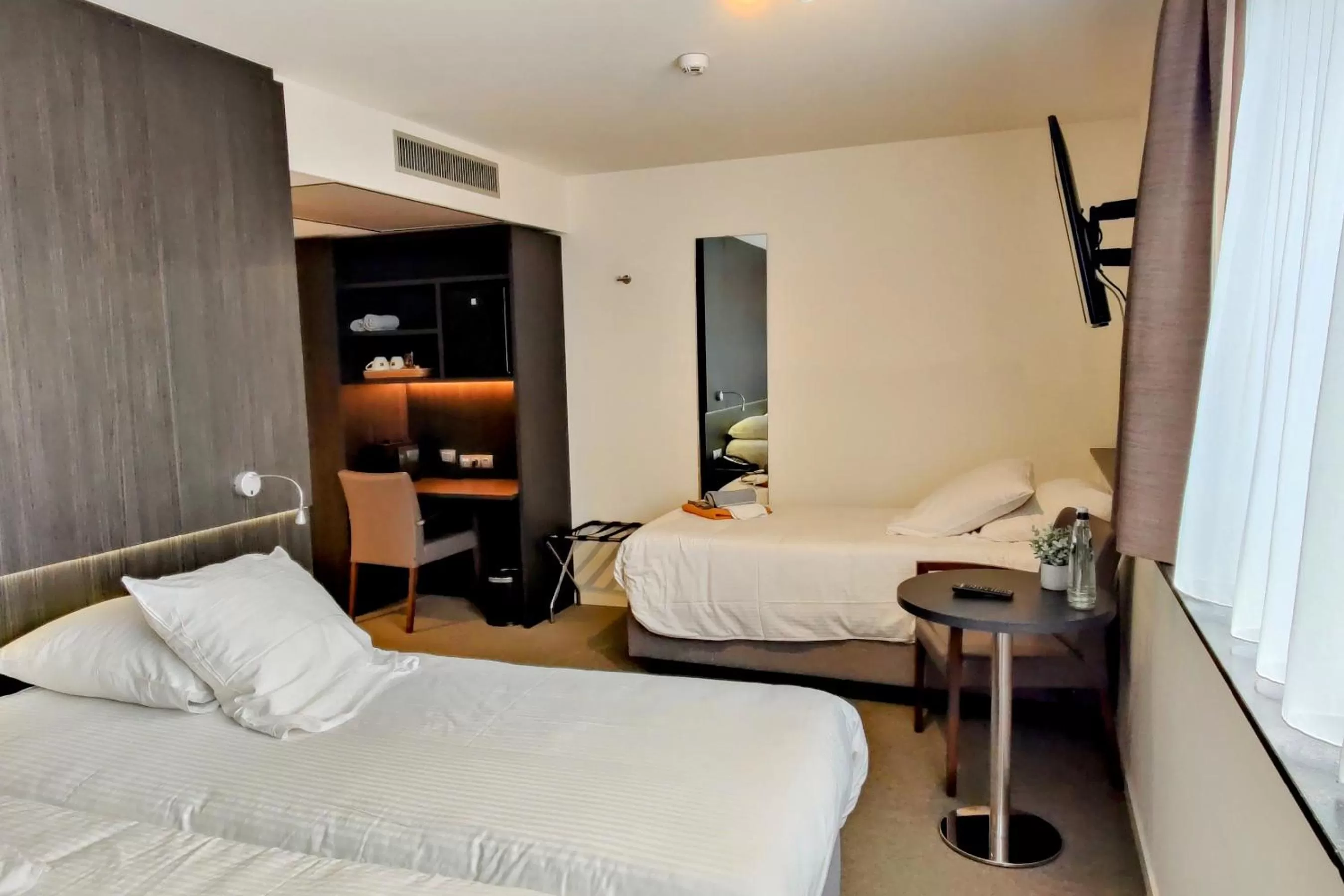 Superior Triple Room in Tower Hotel Aalst