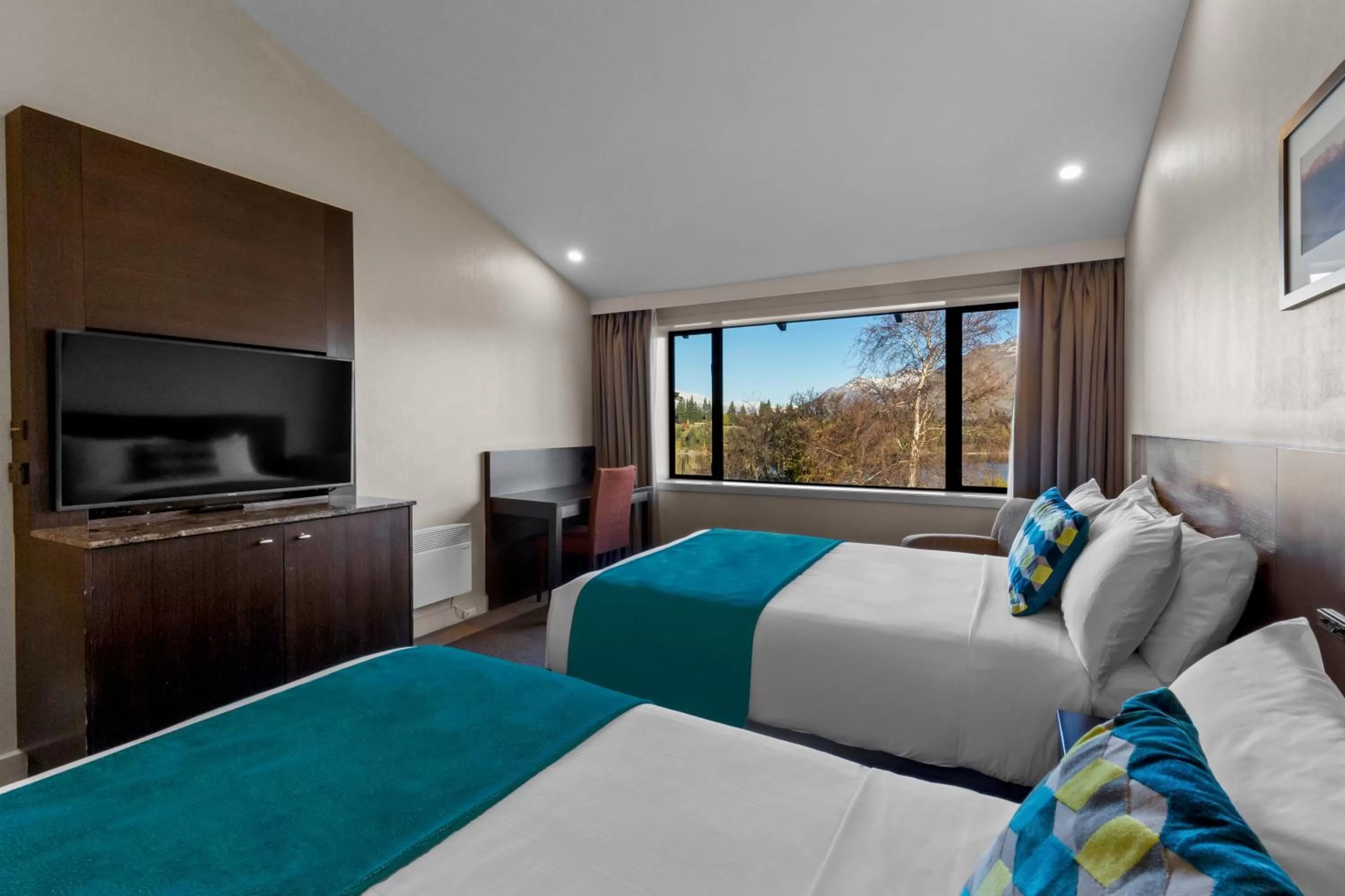 Superior 2 Doubles with Lake Views in Copthorne Hotel & Resort Lakefront Queenstown