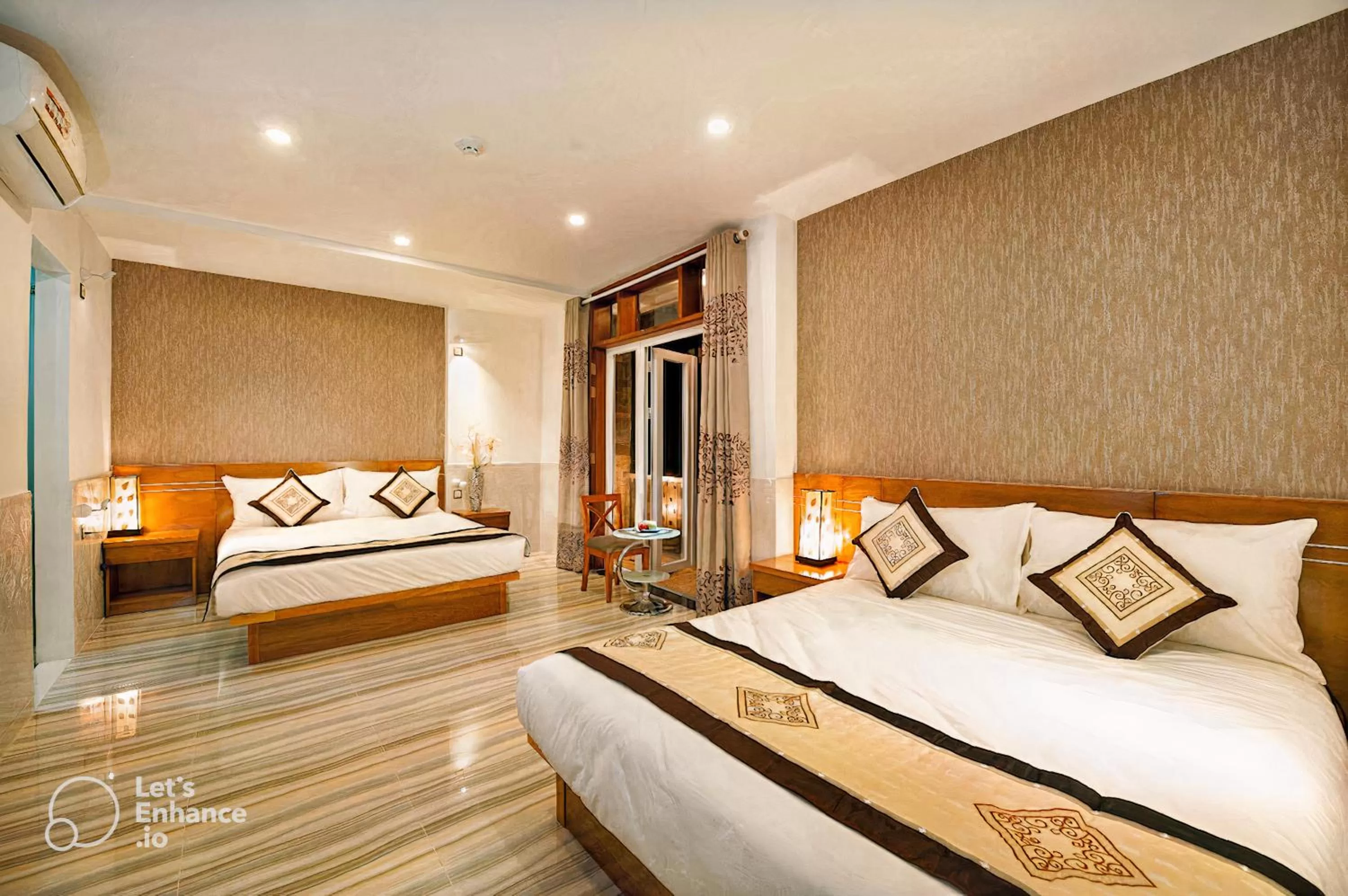 Quadruple Room with Balcony in Felix Hotel