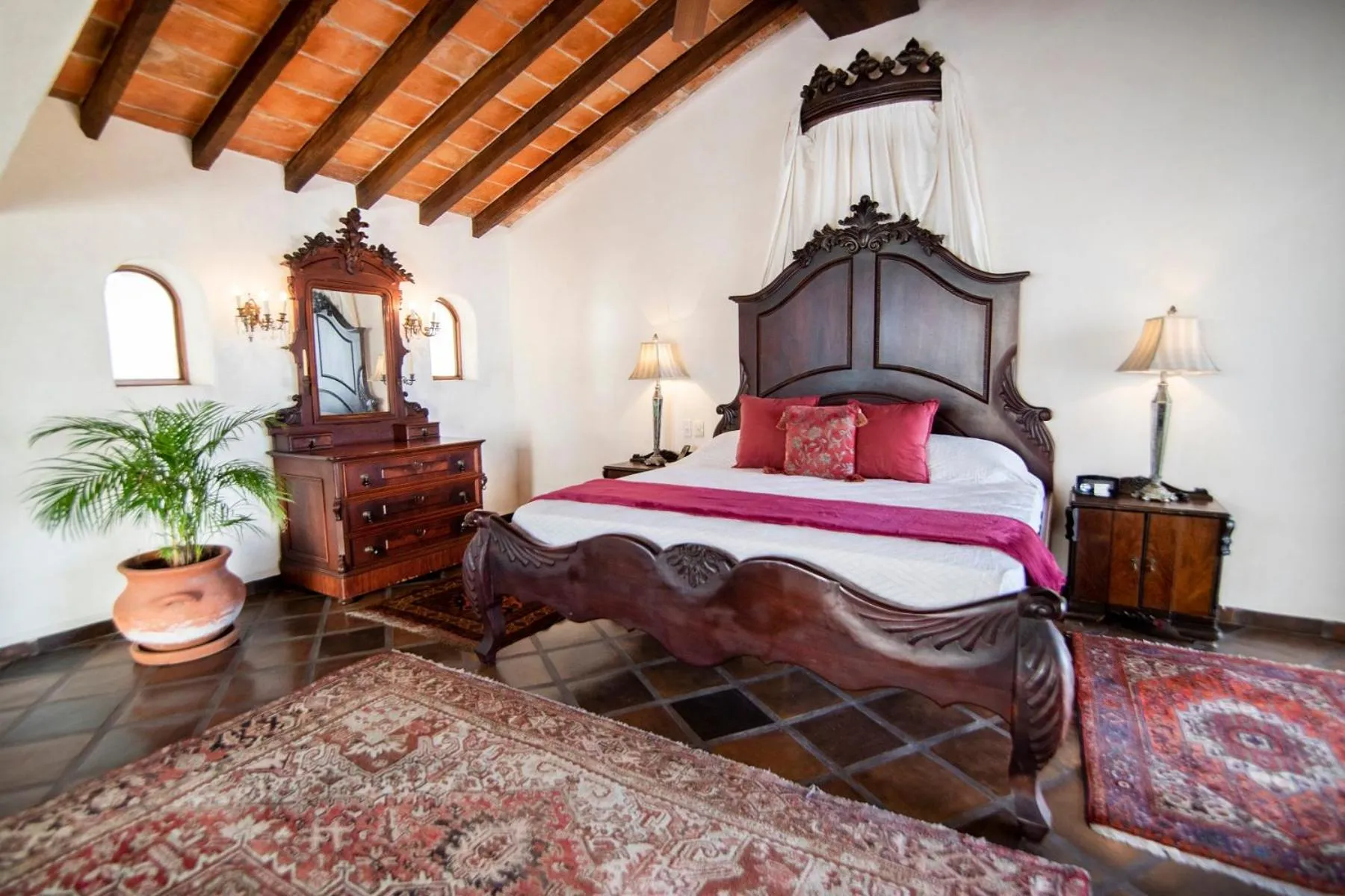 Superior King Suite in BellView Hotel Boutique