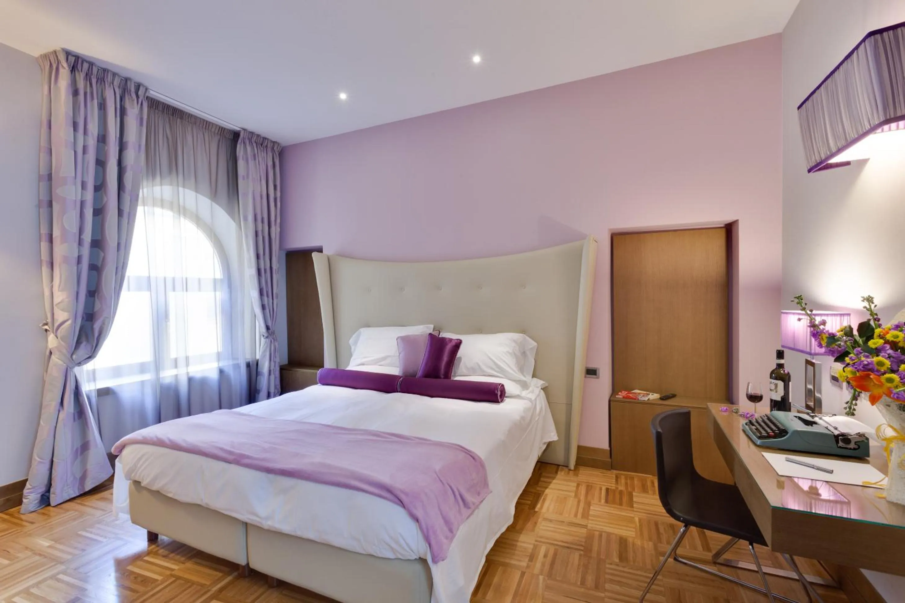 Deluxe Junior Suite in Solo Experience Hotel