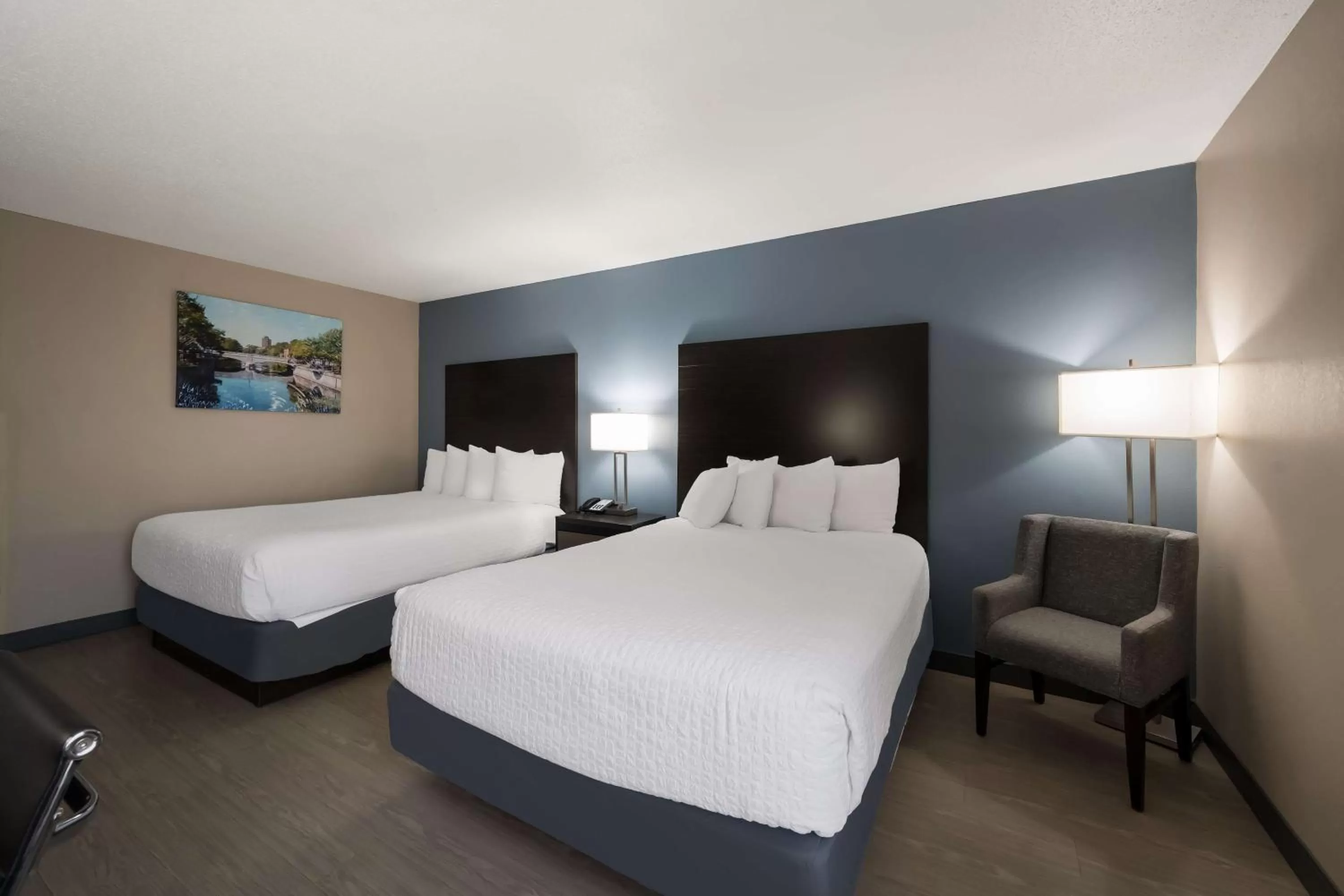 Queen Room with Two Queen Beds and Bathtub - Mobility/Hearing Accessible - Non-Smoking in Best Western Executive Inn