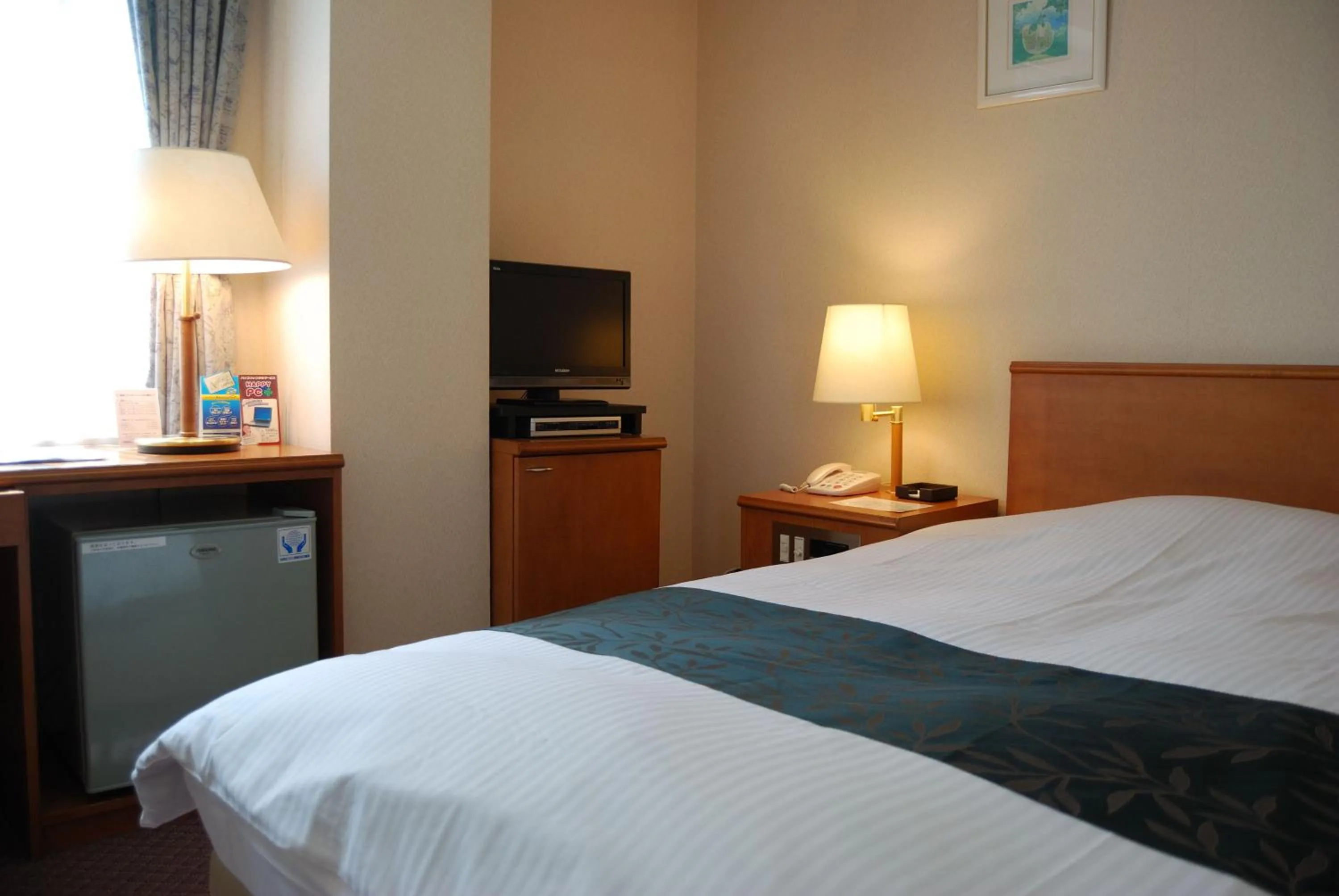 Double Room with Small Double Bed - Smoking in Kobe City Gardens Hotel (Formally Hotel Kobe Shishuen)