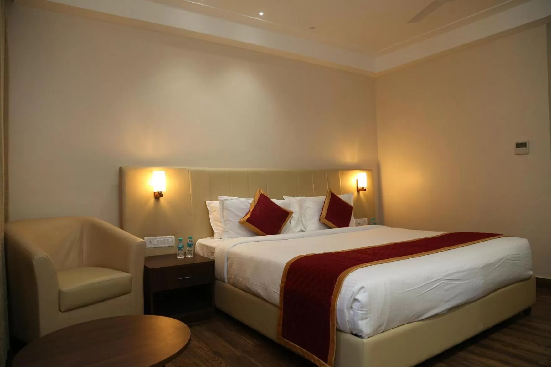King Room - single occupancy in Hotel Skanda Palace