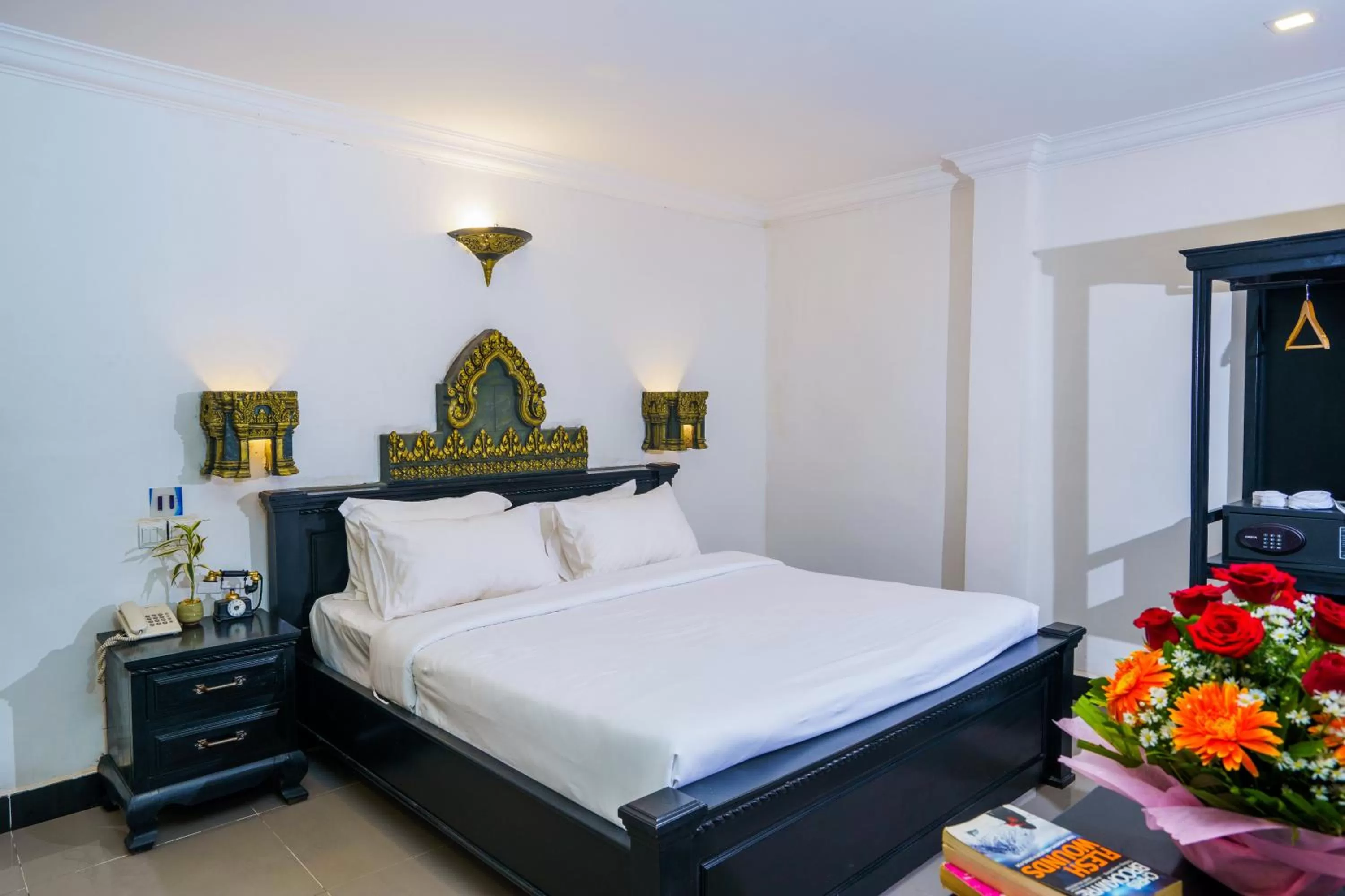 King Suite in The Rabbit Hole Hotel & SPA