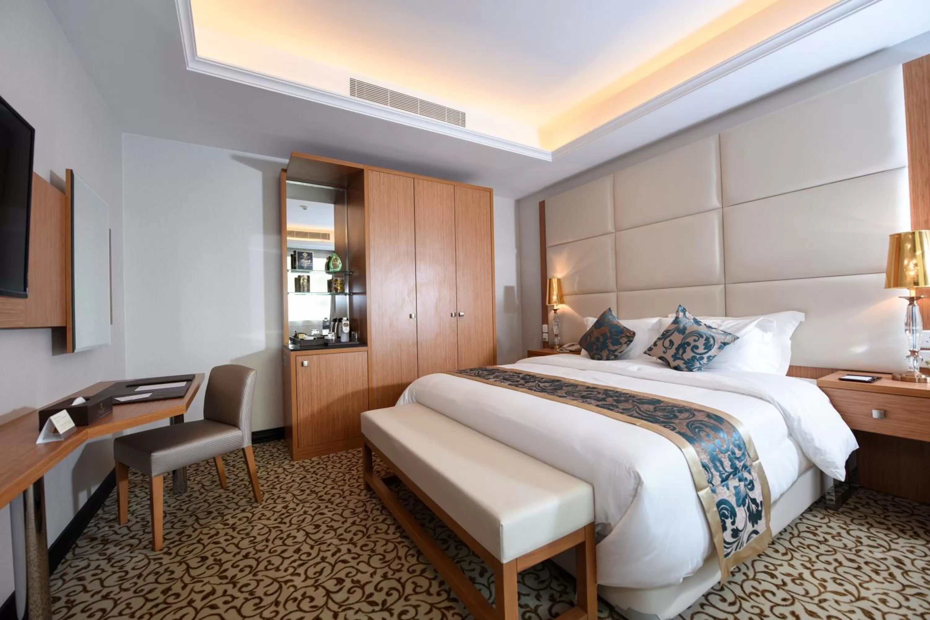 Standard One-Bedroom King Suite in Grand Park Hotel