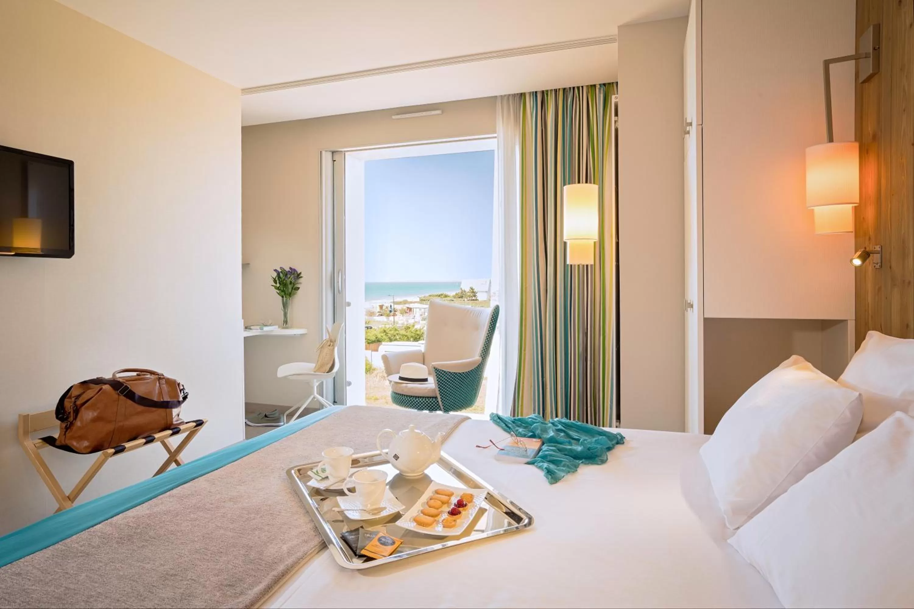 Room with Partial Sea View in Hôtel de la Baie - Thalassothérapie PREVITHAL