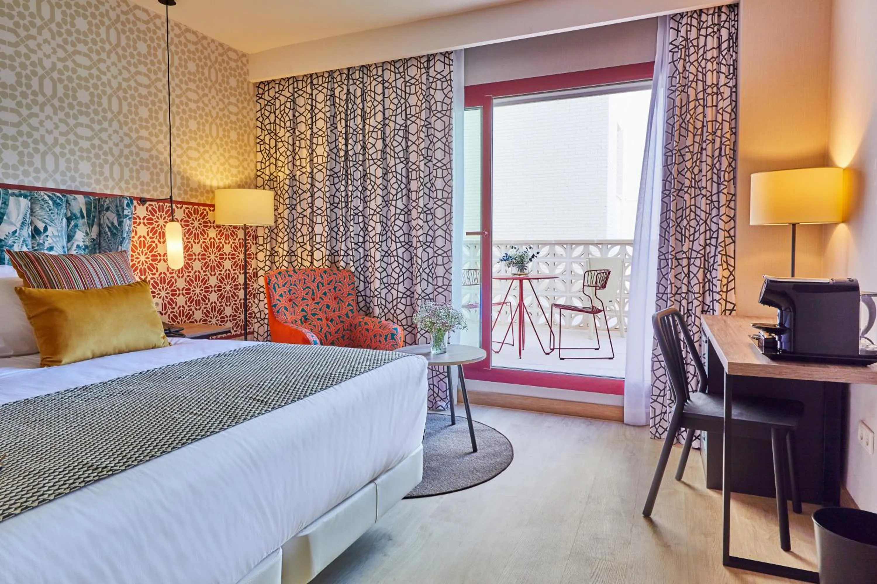 Superior Double or Twin Room with Terrace in Hesperia Sevilla