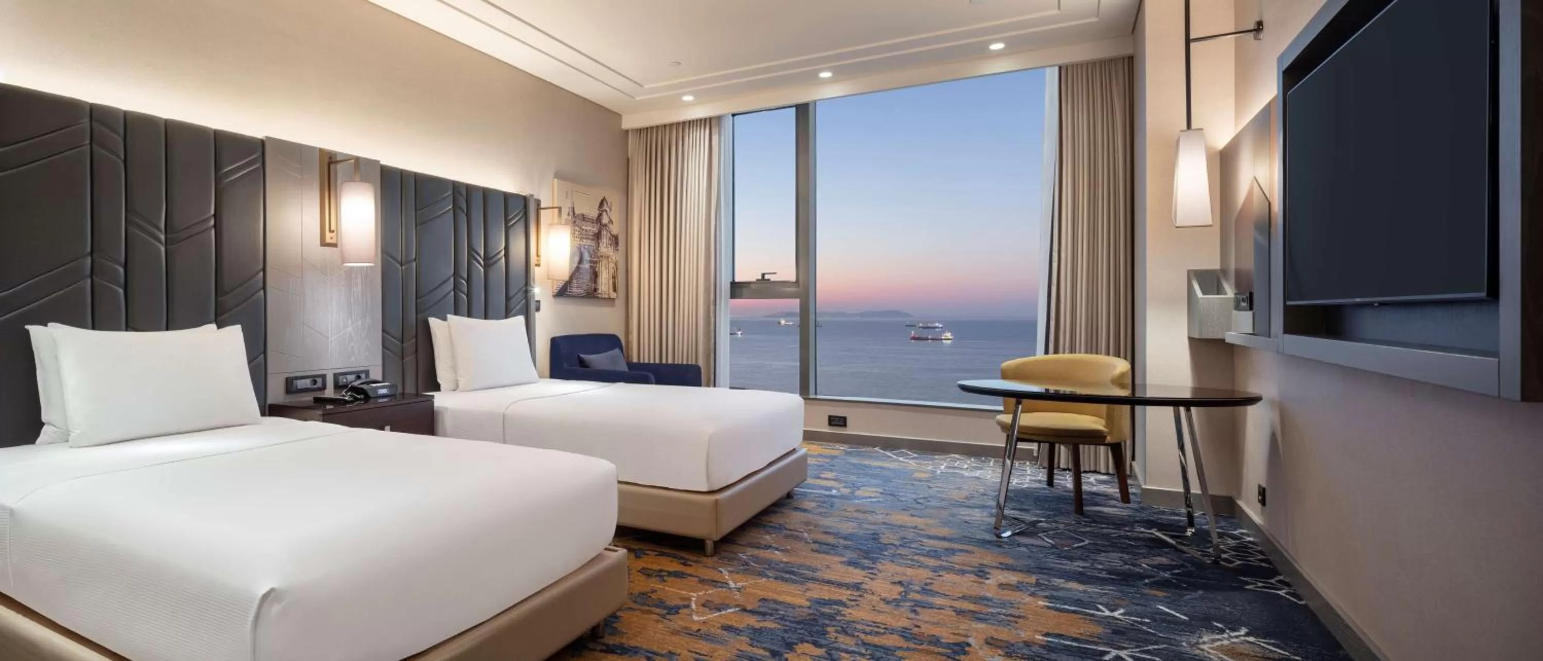 Executive Twin Room with Sea View in Hilton Istanbul Bakirkoy