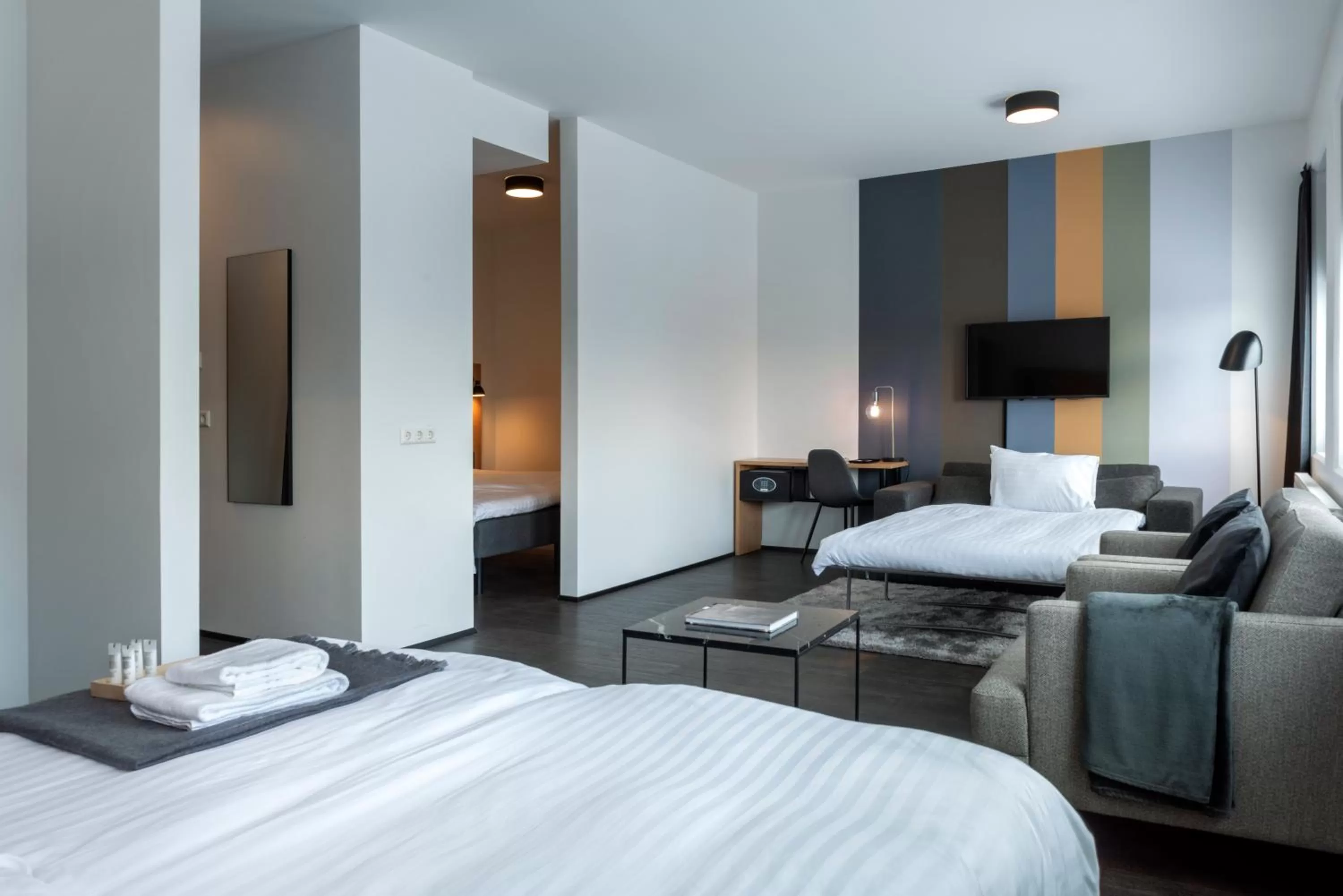 Large Family Suite in 201 Hotel